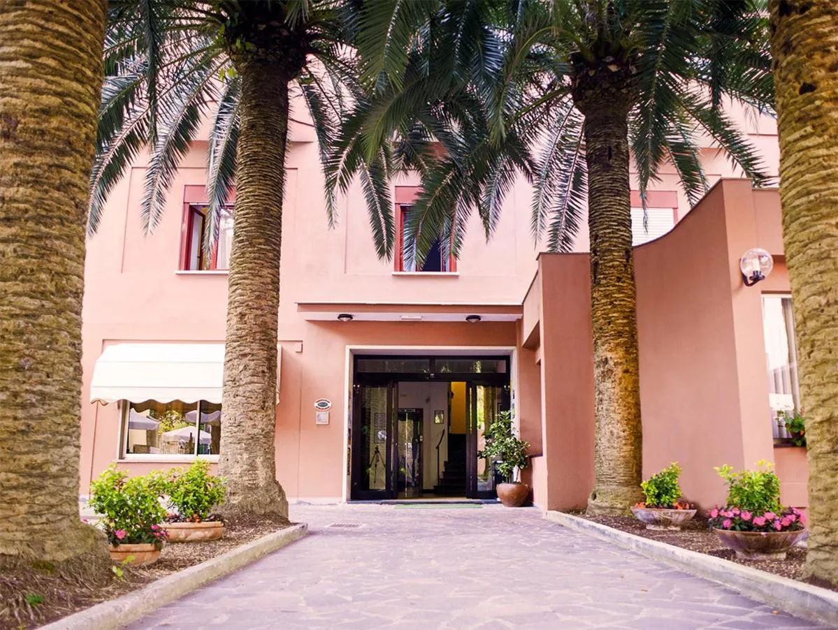 Facade/entrance in Hotel Palme