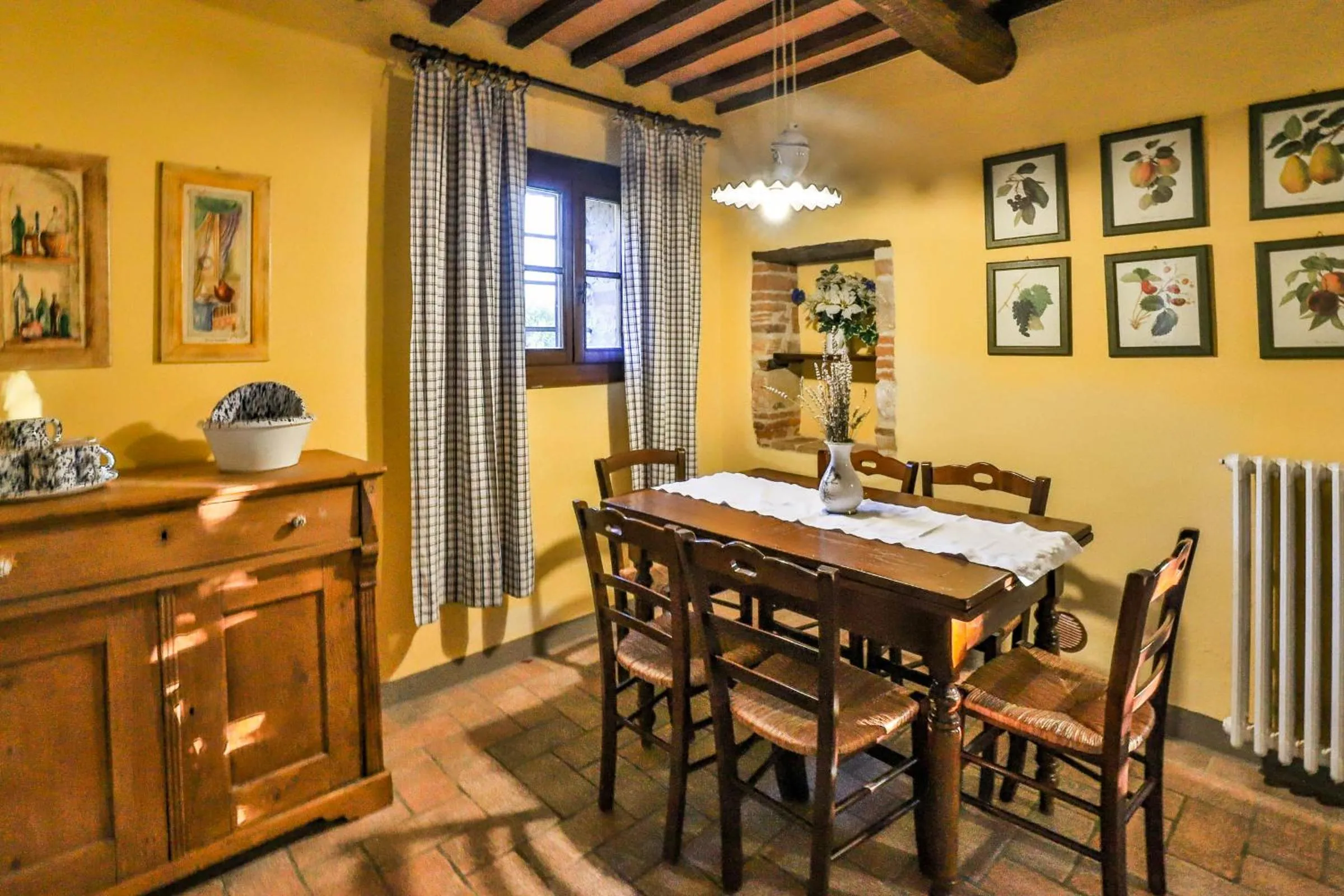 Decorative detail in Le Mascie