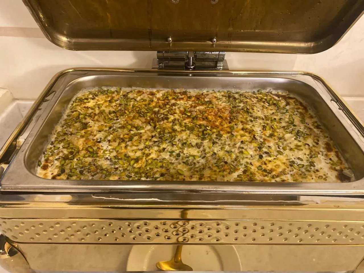 Restaurant/places to eat in Areen Hotel فندق ارين