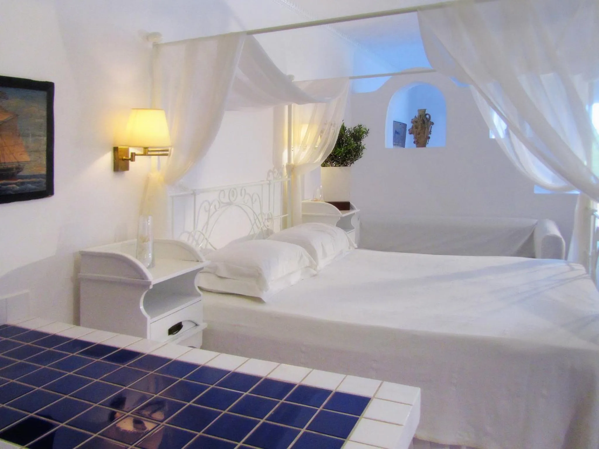 Bedroom, Bed in Porto Scoutari Romantic Hotel