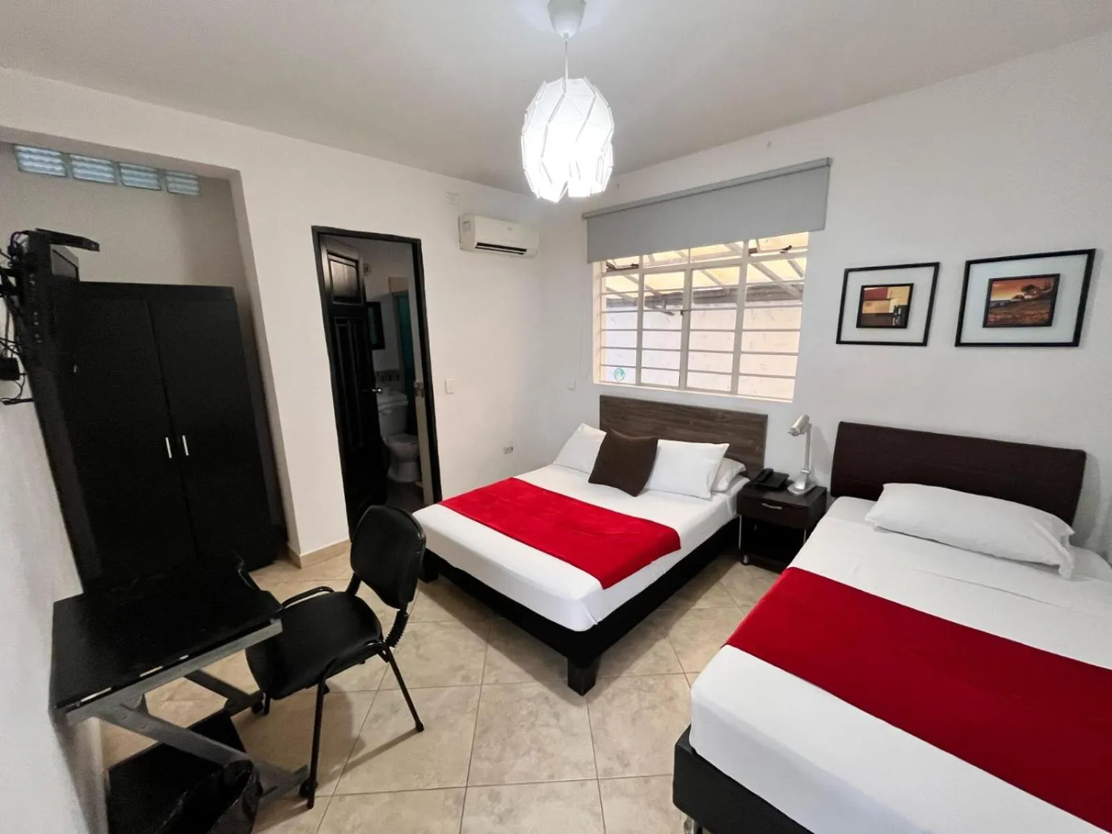 Photo of the whole room, Bed in Hotel Quinta Avenida