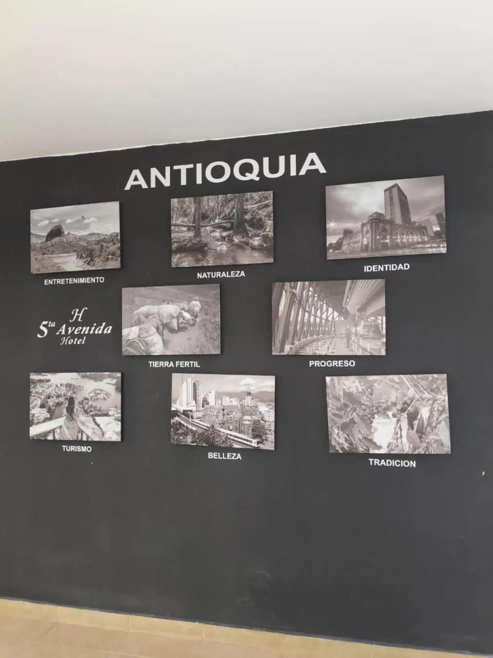 Text overlay in Hotel Quinta Avenida