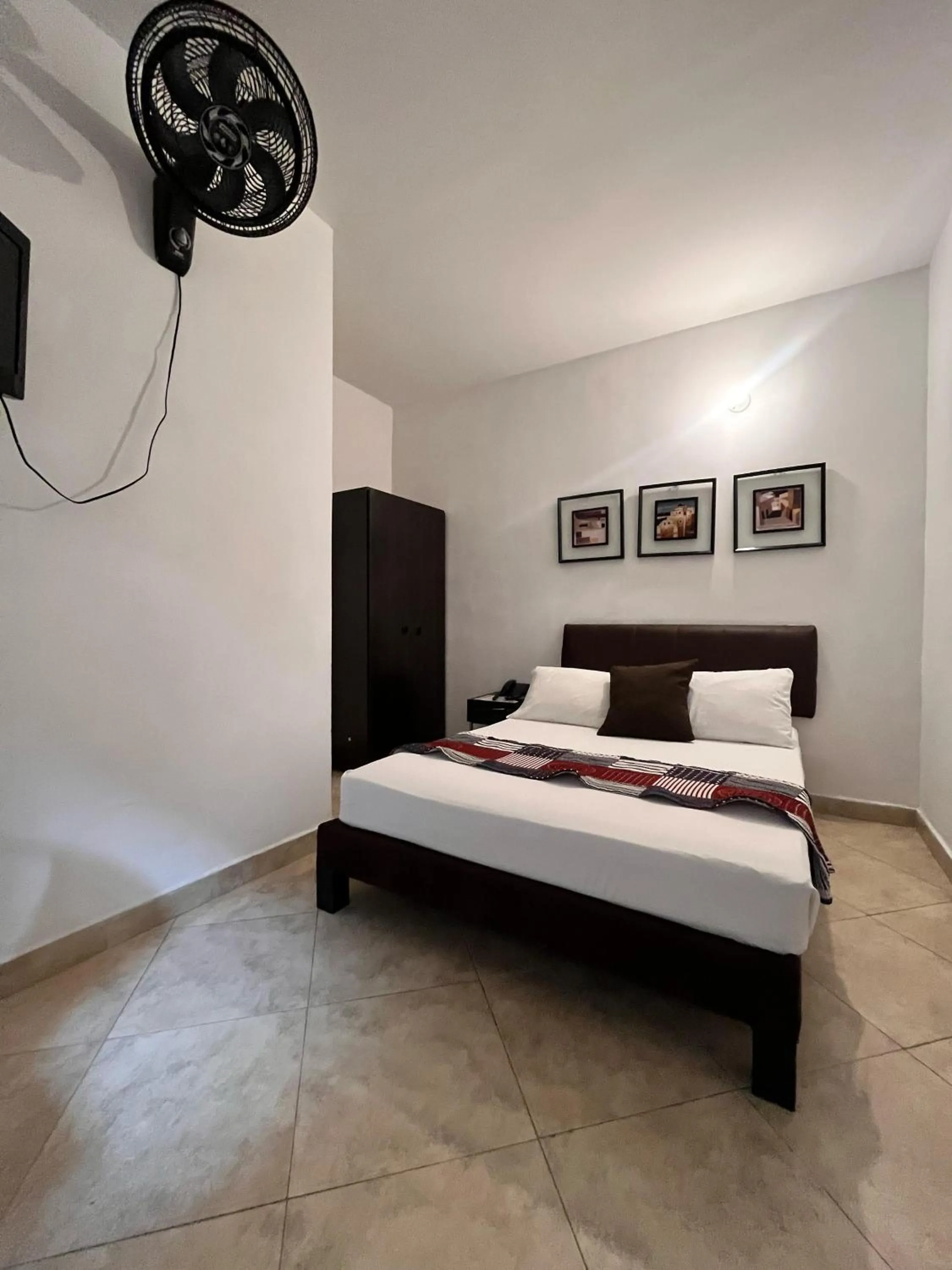 Photo of the whole room, Bed in Hotel Quinta Avenida