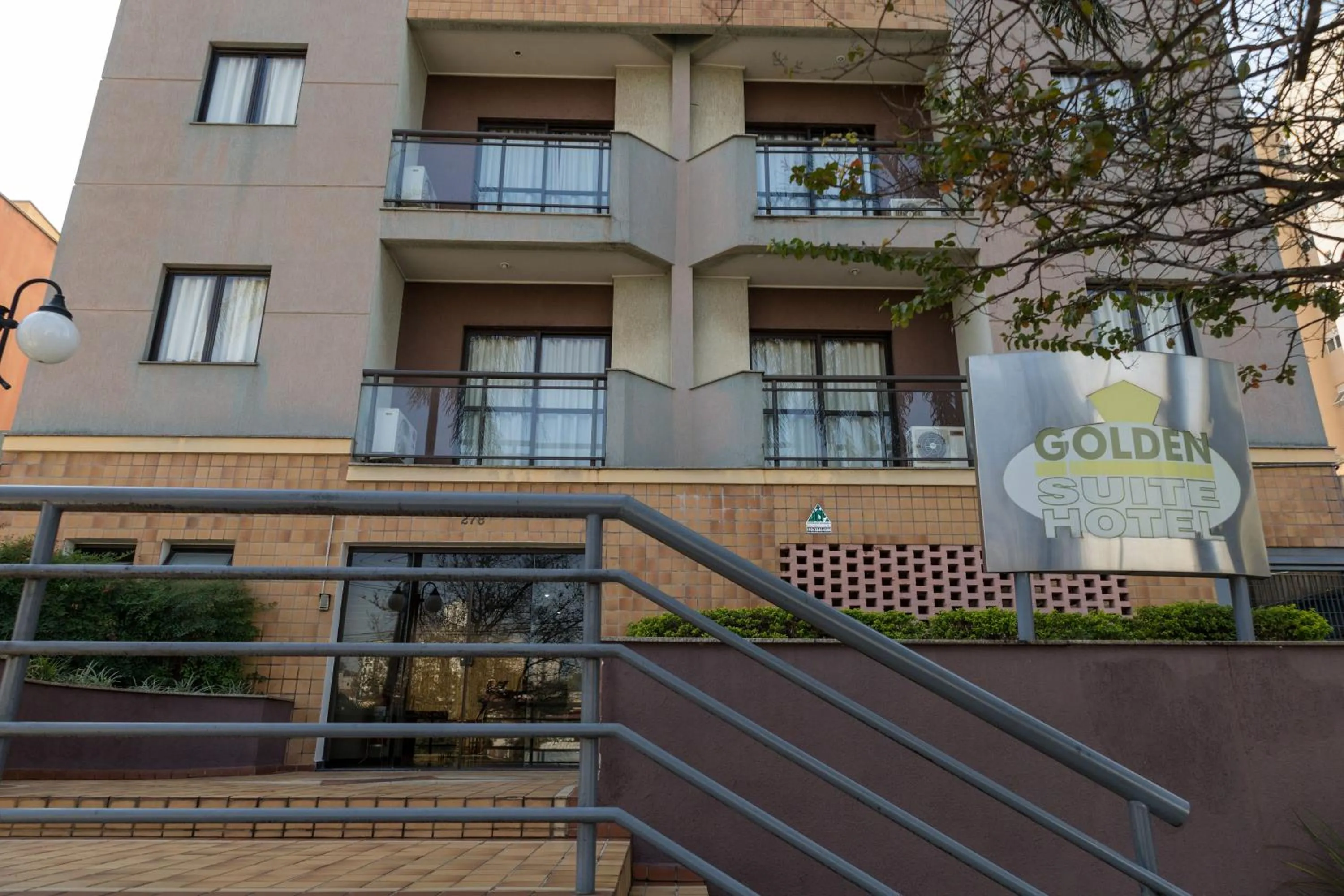 Property building in Golden Suíte Hotel