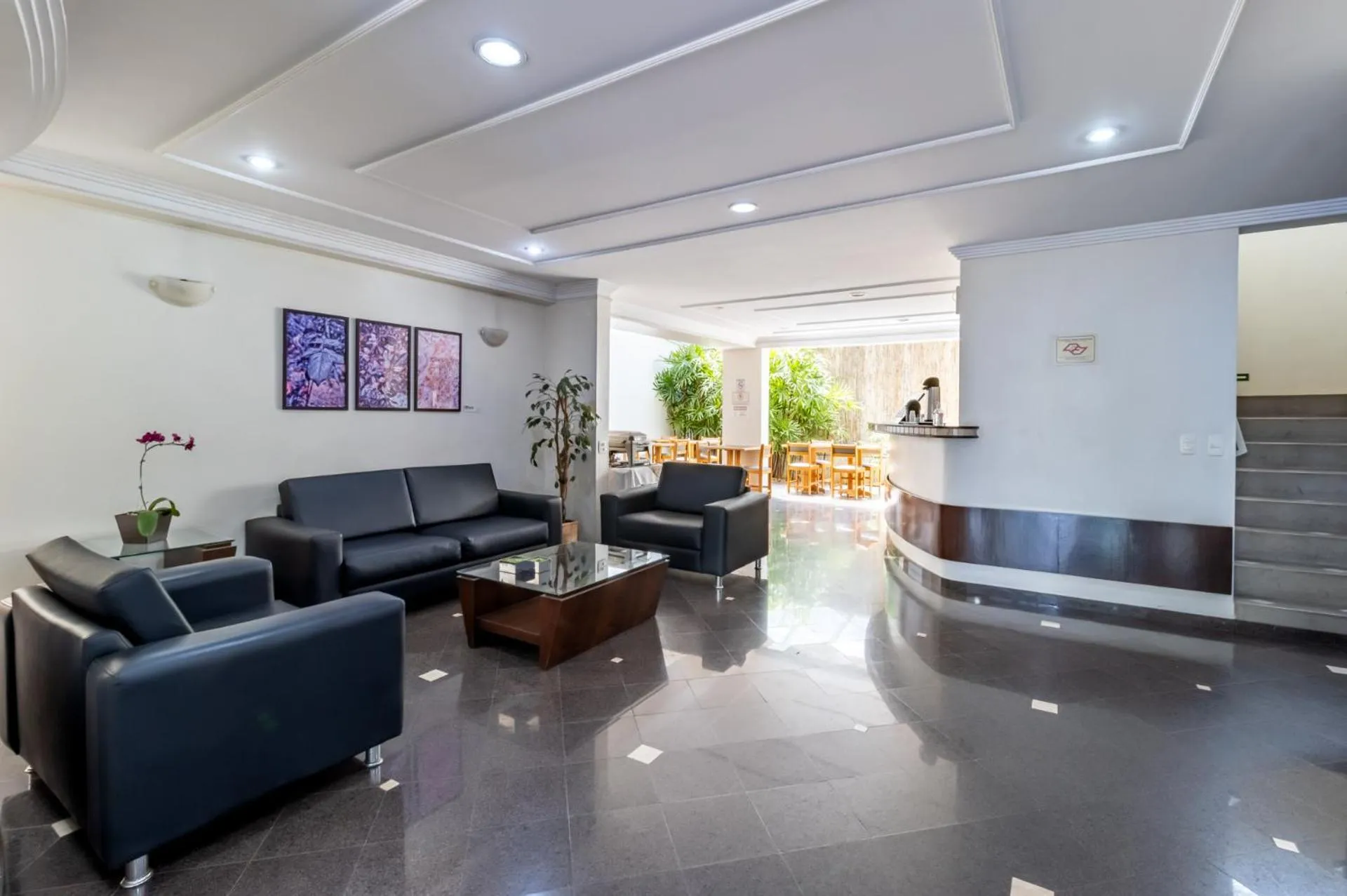 Lobby or reception in Golden Suíte Hotel