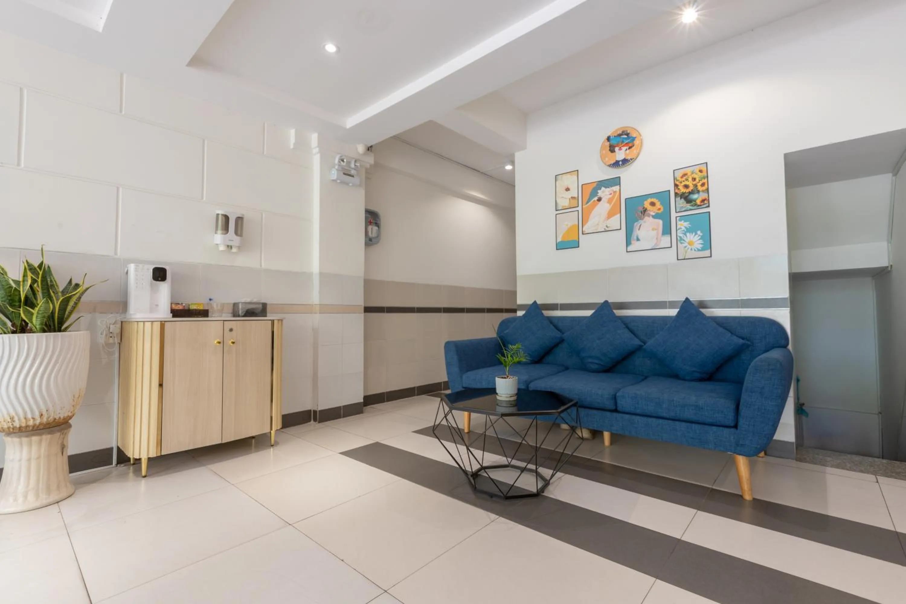 Bin Bin Hotel 5 - Near Lotte Mart D7