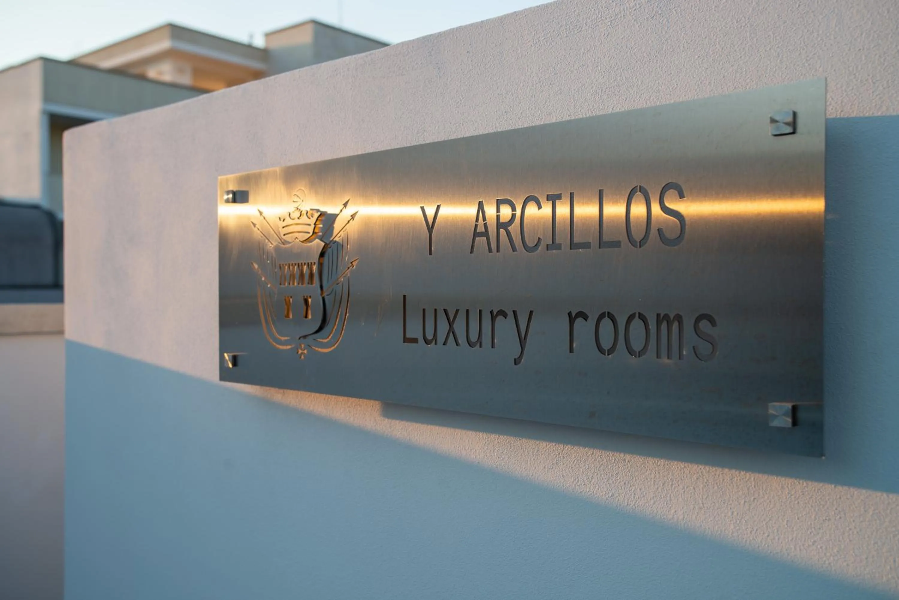 Y Arcillos Luxury Rooms CIN ITO75O35B4OOO468O2