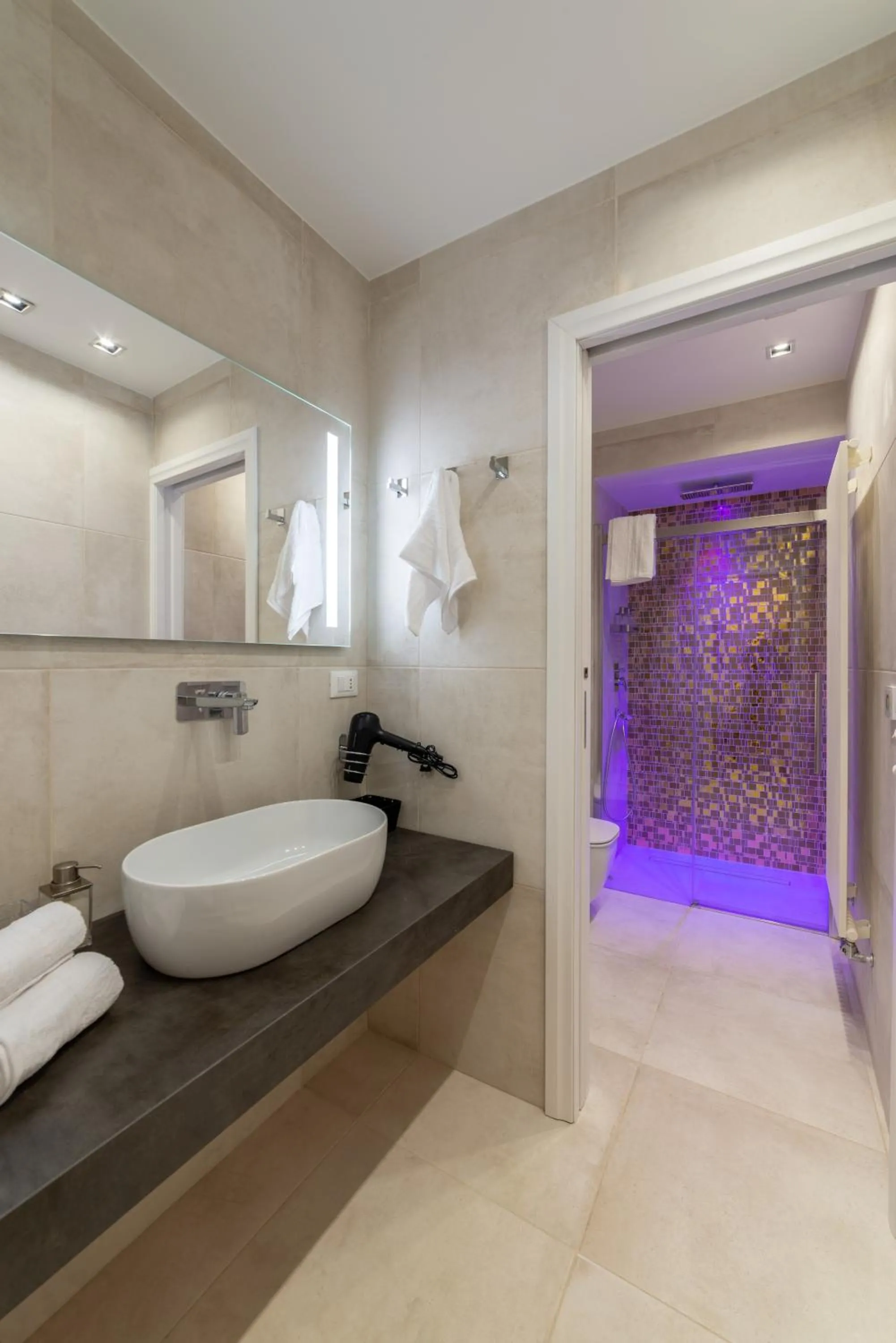 Y Arcillos Luxury Rooms CIN ITO75O35B4OOO468O2
