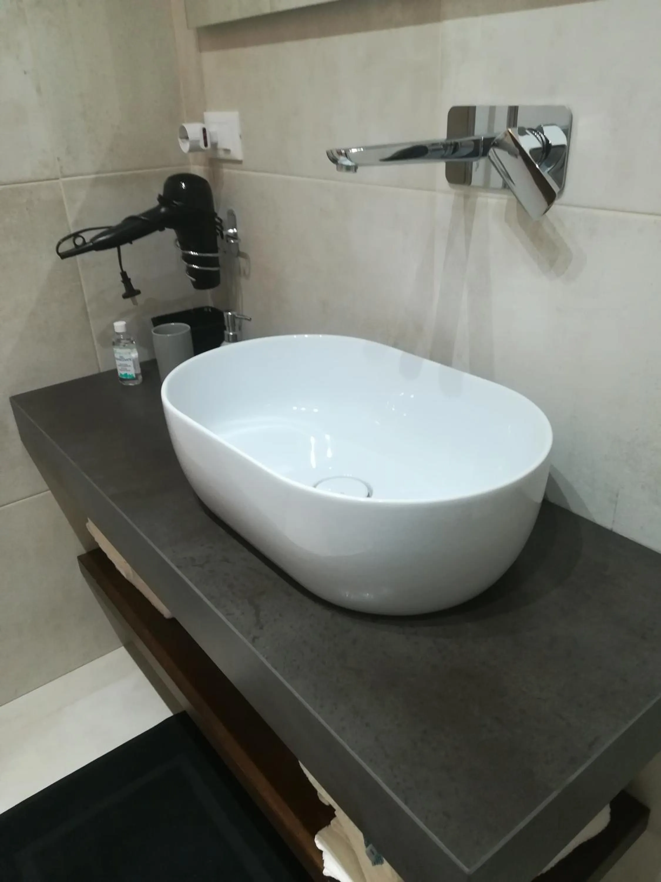 Bathroom in Y Arcillos Luxury Rooms CIN ITO75O35B4OOO468O2