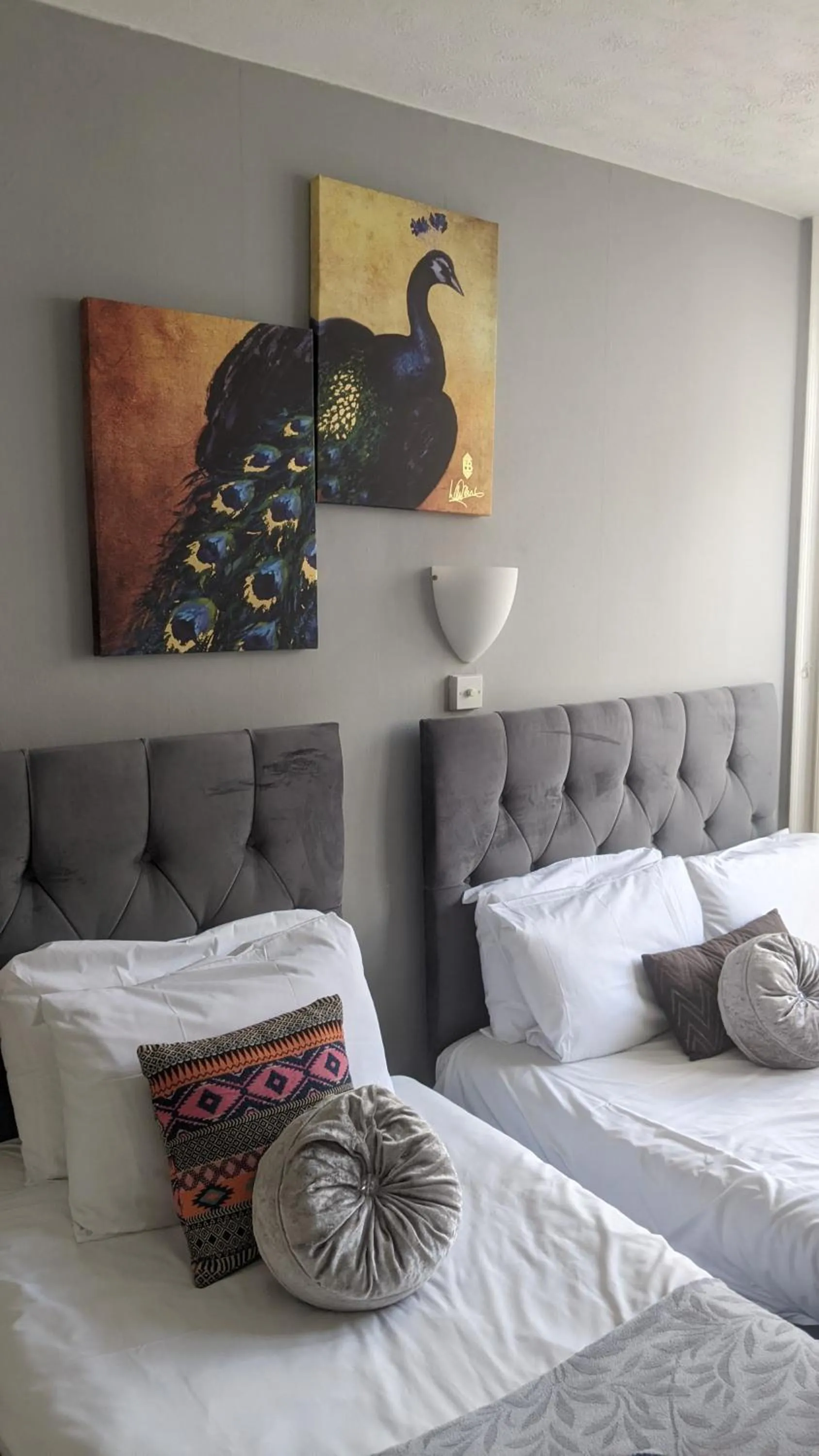 Decorative detail, Bed in Relax Inn Guest House