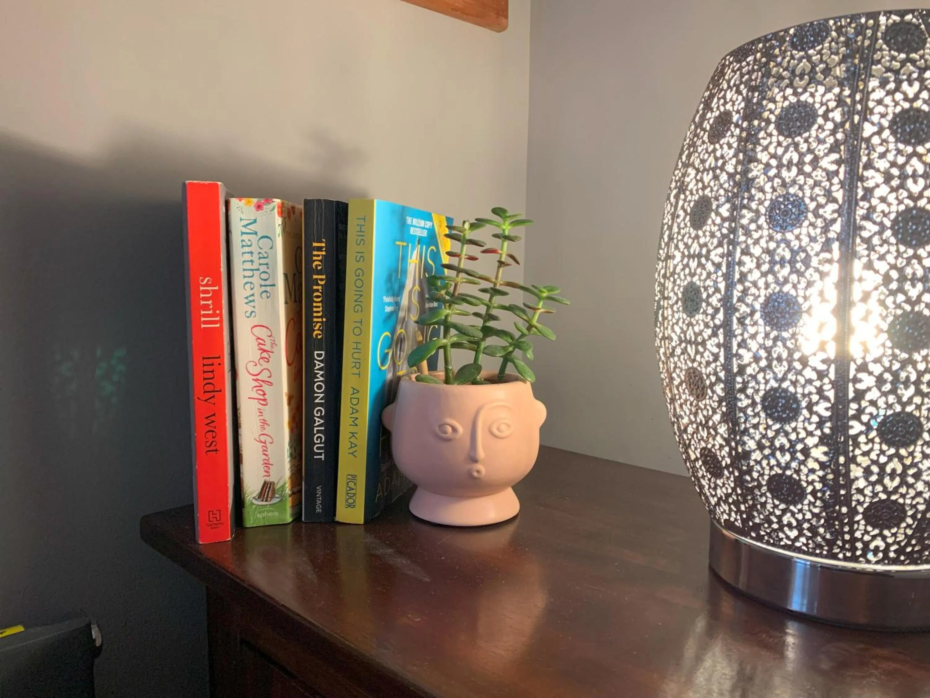 Library in Relax Inn Guest House