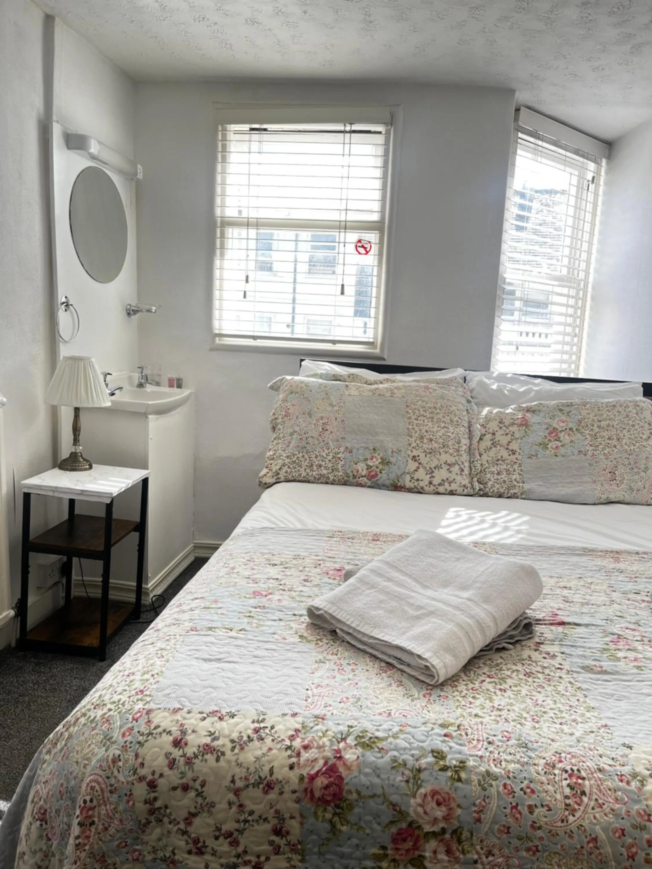 Bed in Relax Inn Guest House