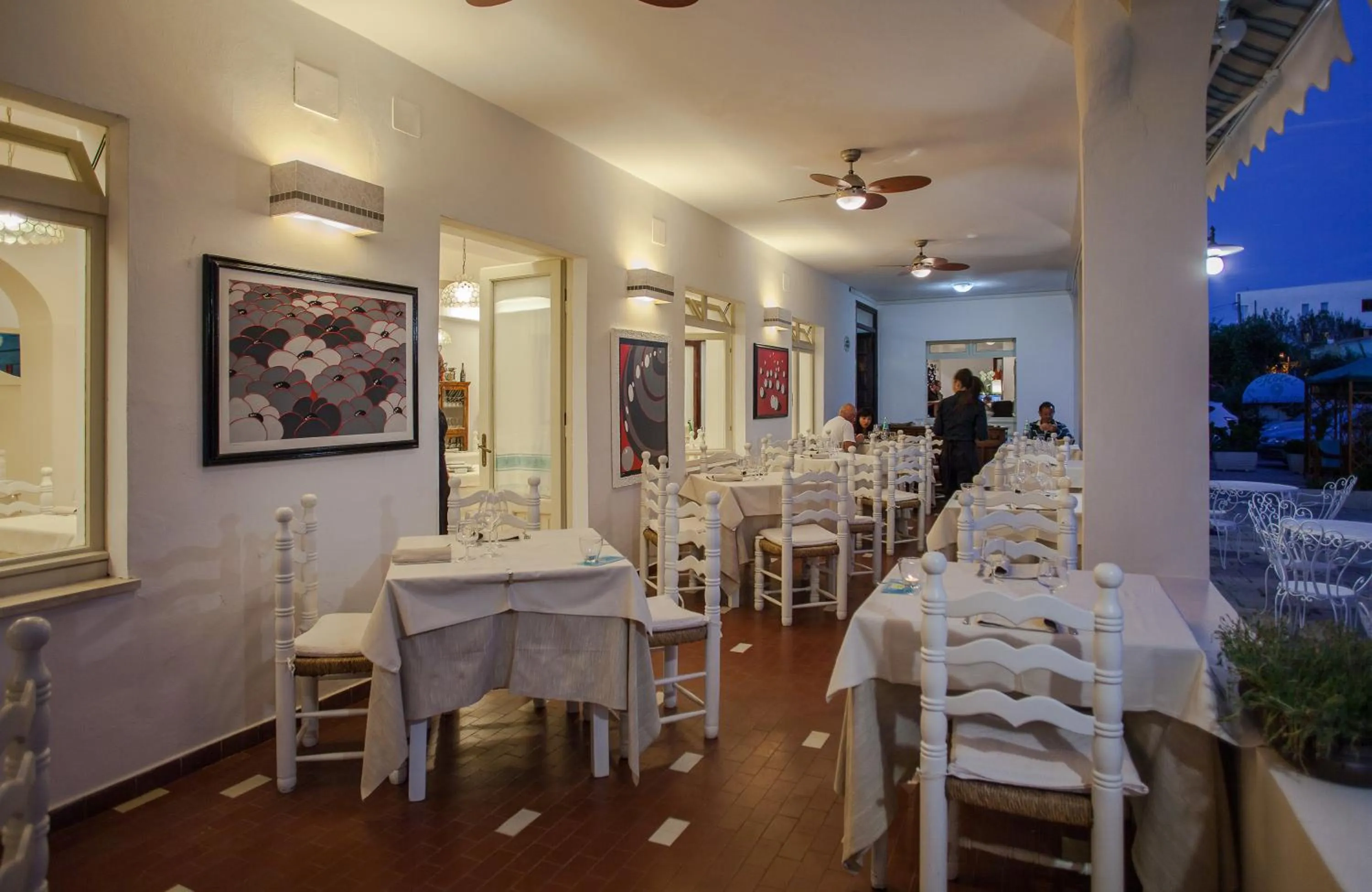 Restaurant/places to eat in Hotel Sandalyon