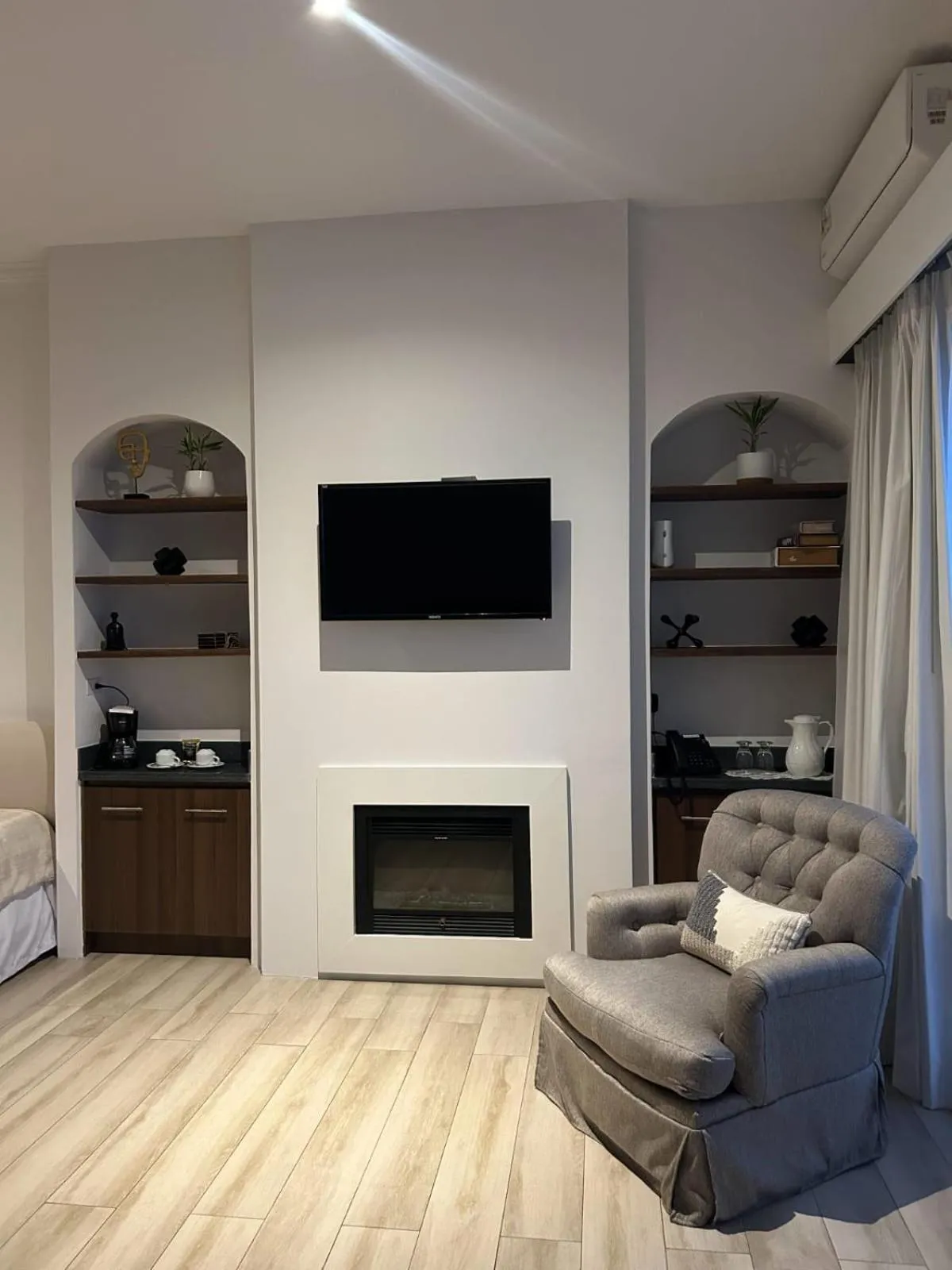 TV and multimedia in Hacienda Los Molinos Boutique Hotel & Villas