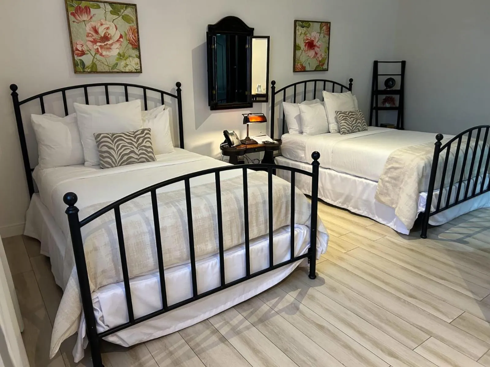 Bed in Hacienda Los Molinos Boutique Hotel & Villas