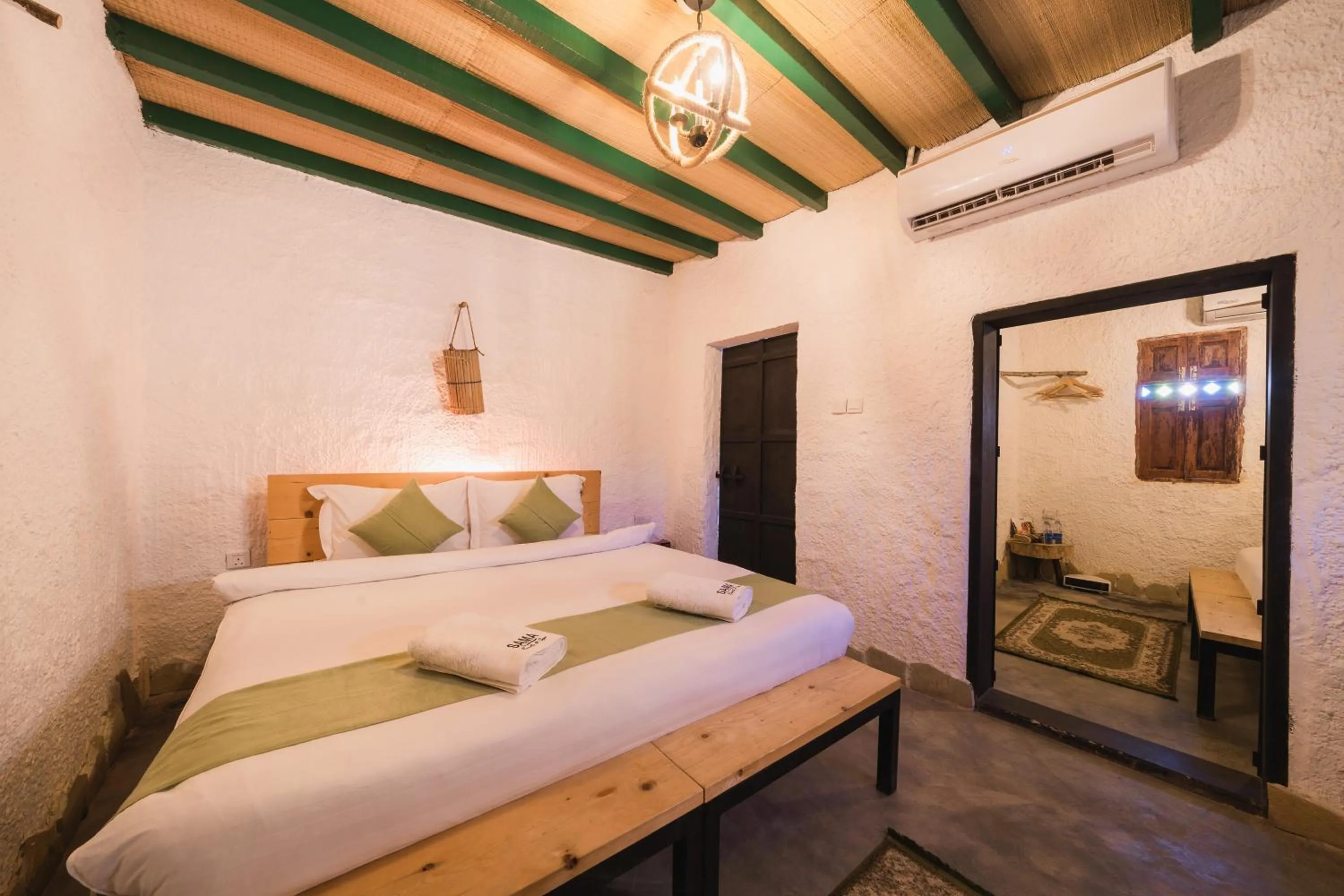 Bed in SAMA Wakan Heritage Homes