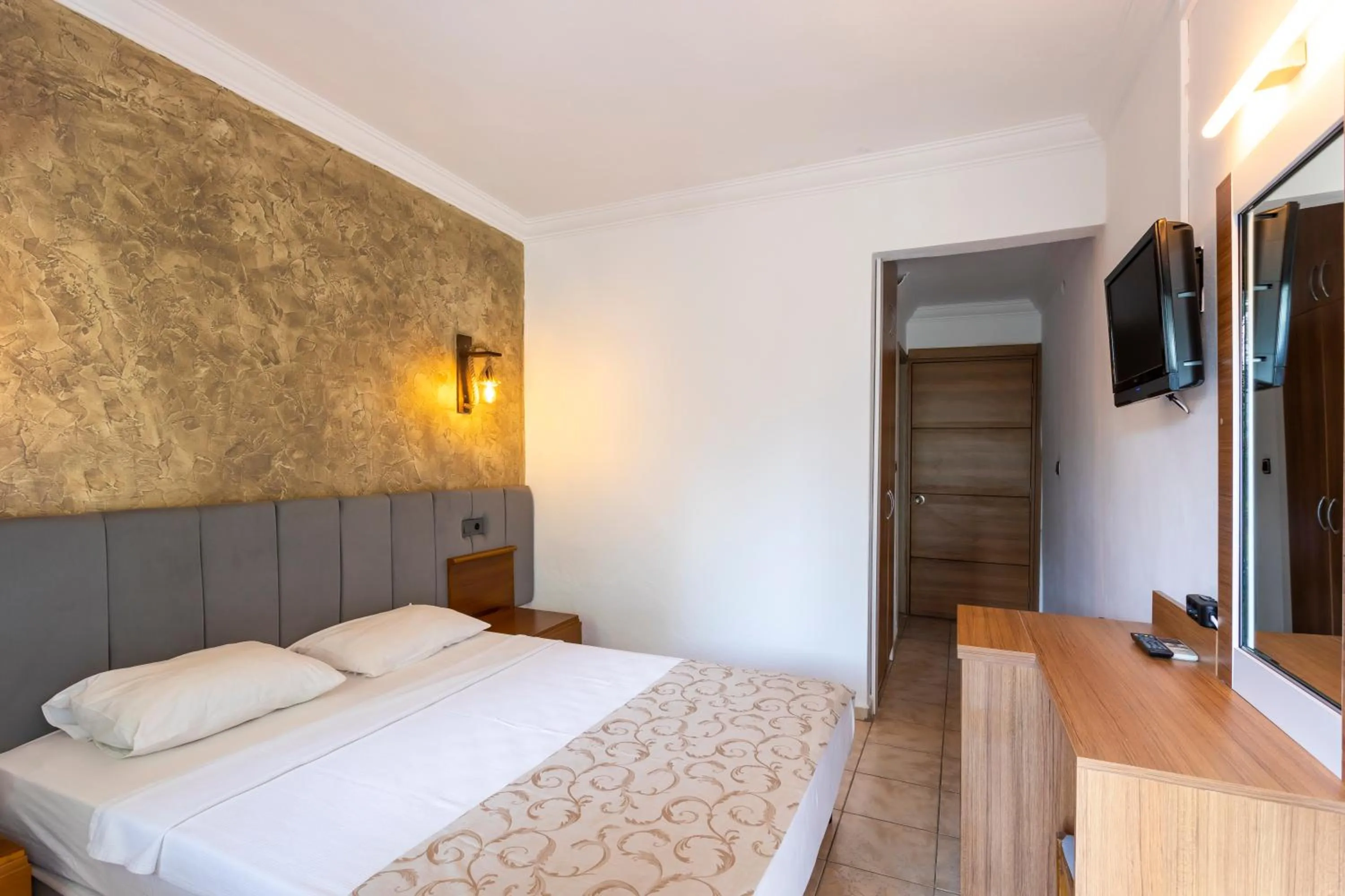 Photo of the whole room, Bed in Gumbet Anil Beach