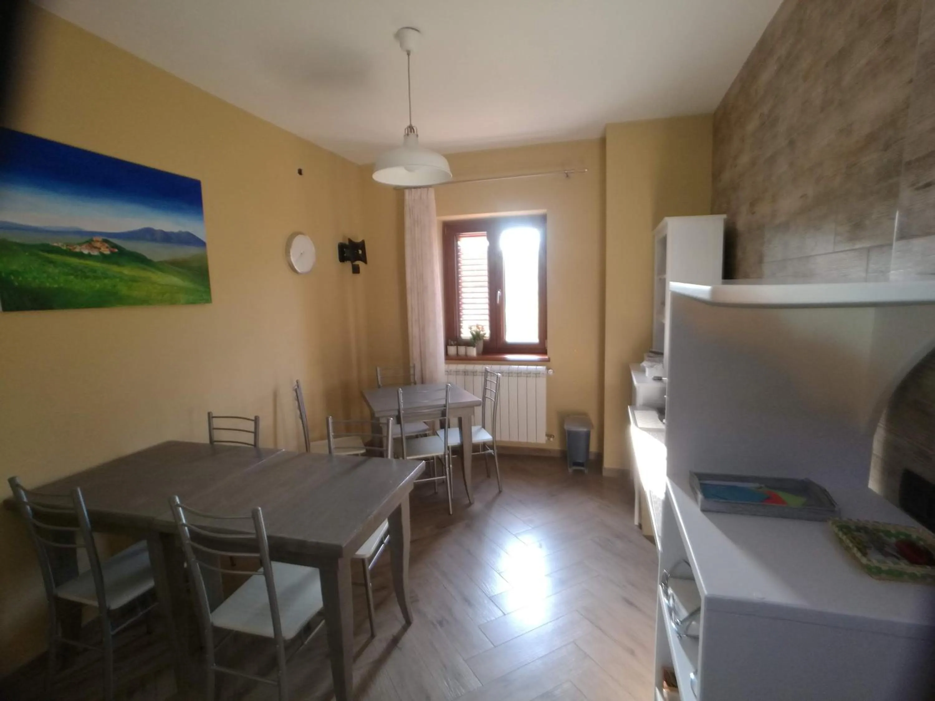 Dining area in Lacus Pensilis
