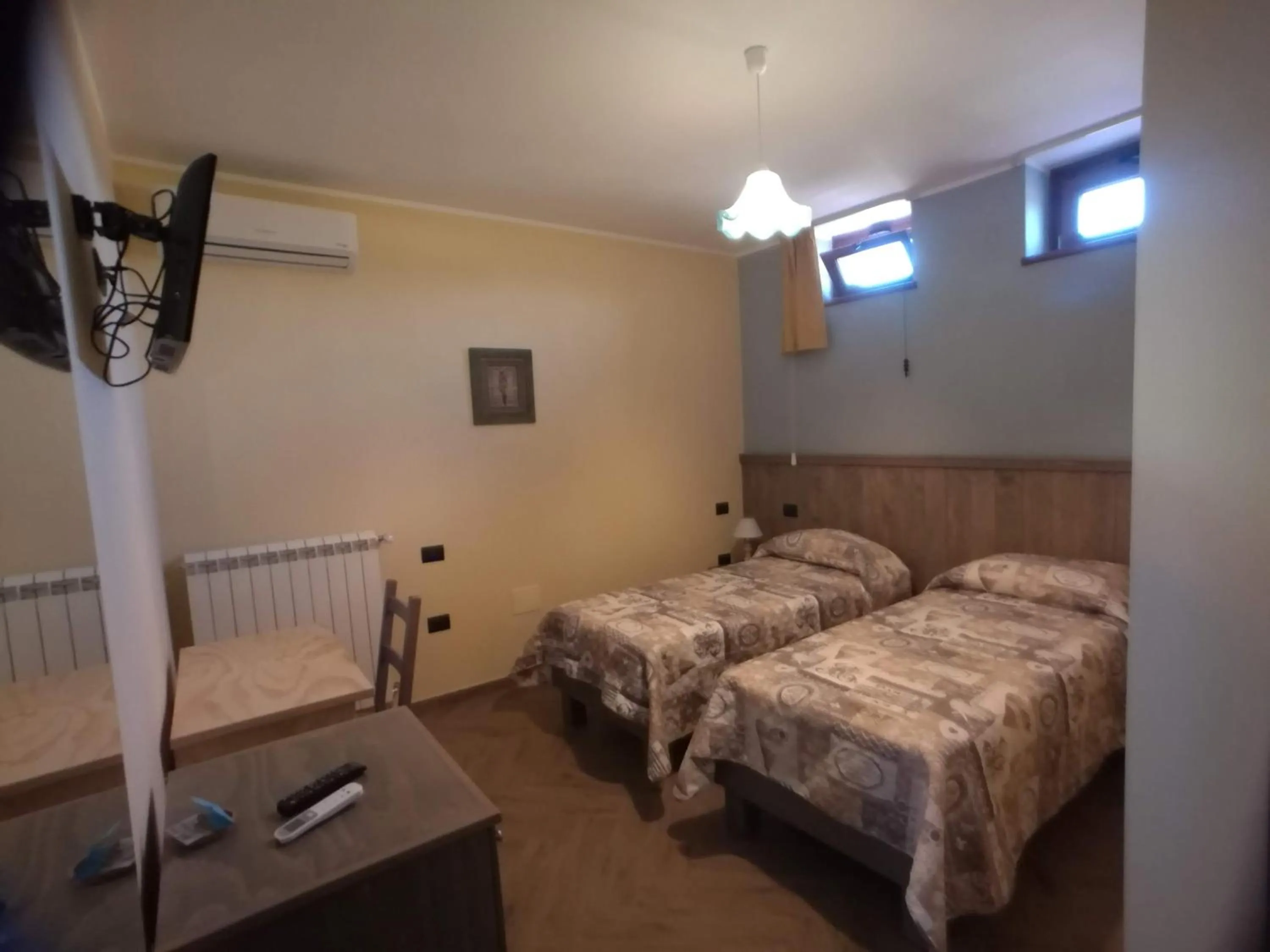 Photo of the whole room, Bed in Lacus Pensilis