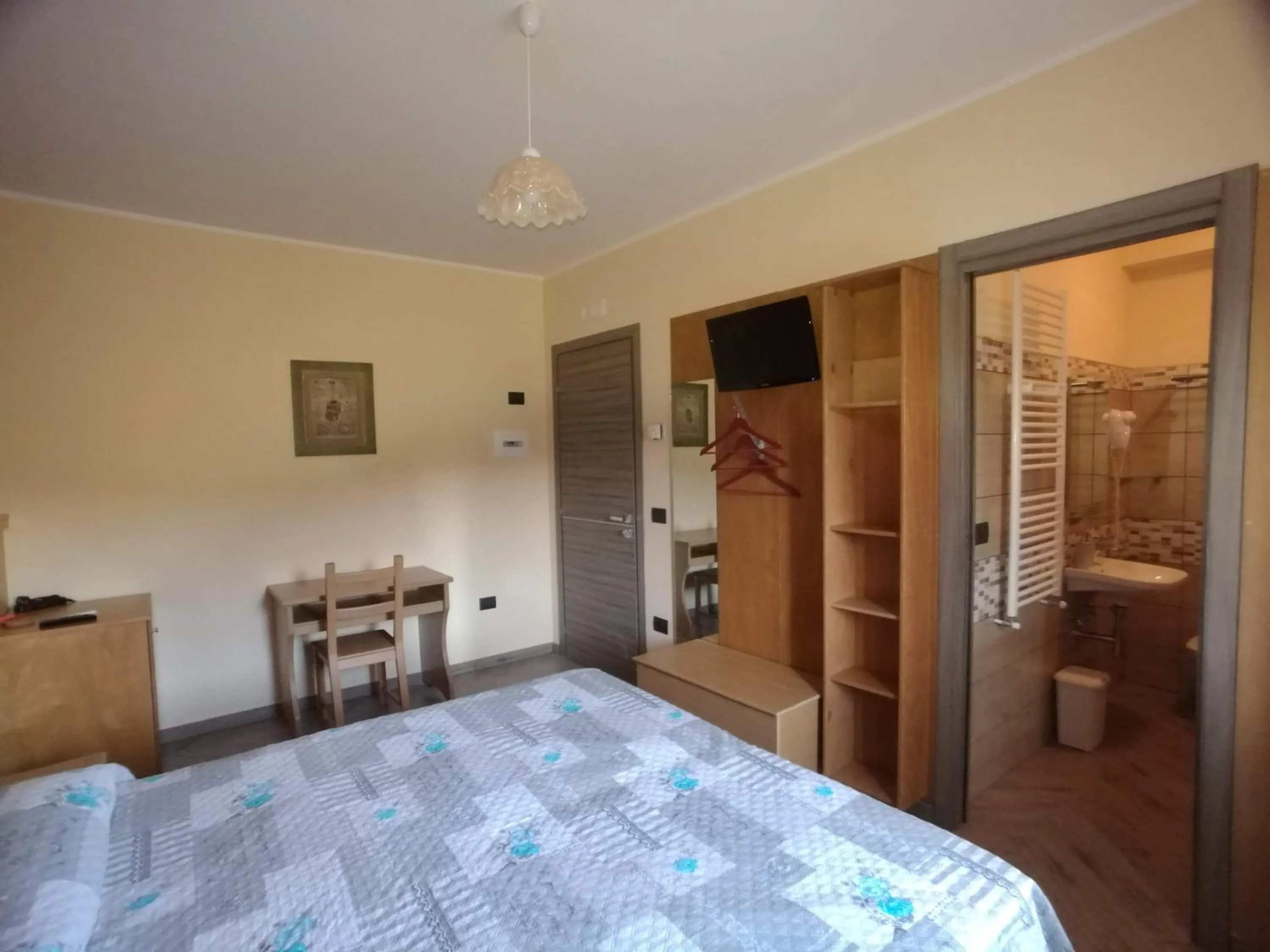 Photo of the whole room, Bed in Lacus Pensilis