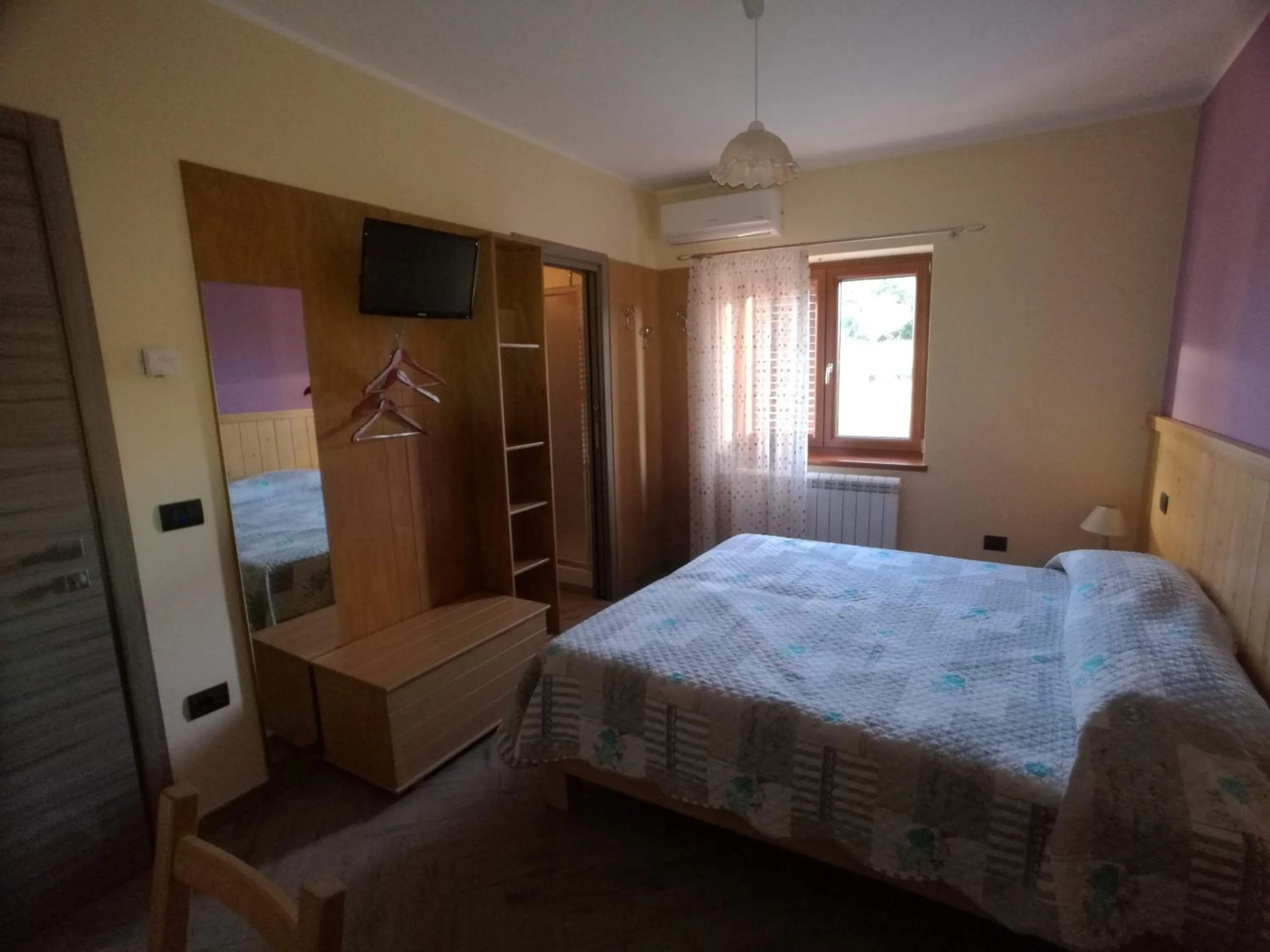 Bed in Lacus Pensilis