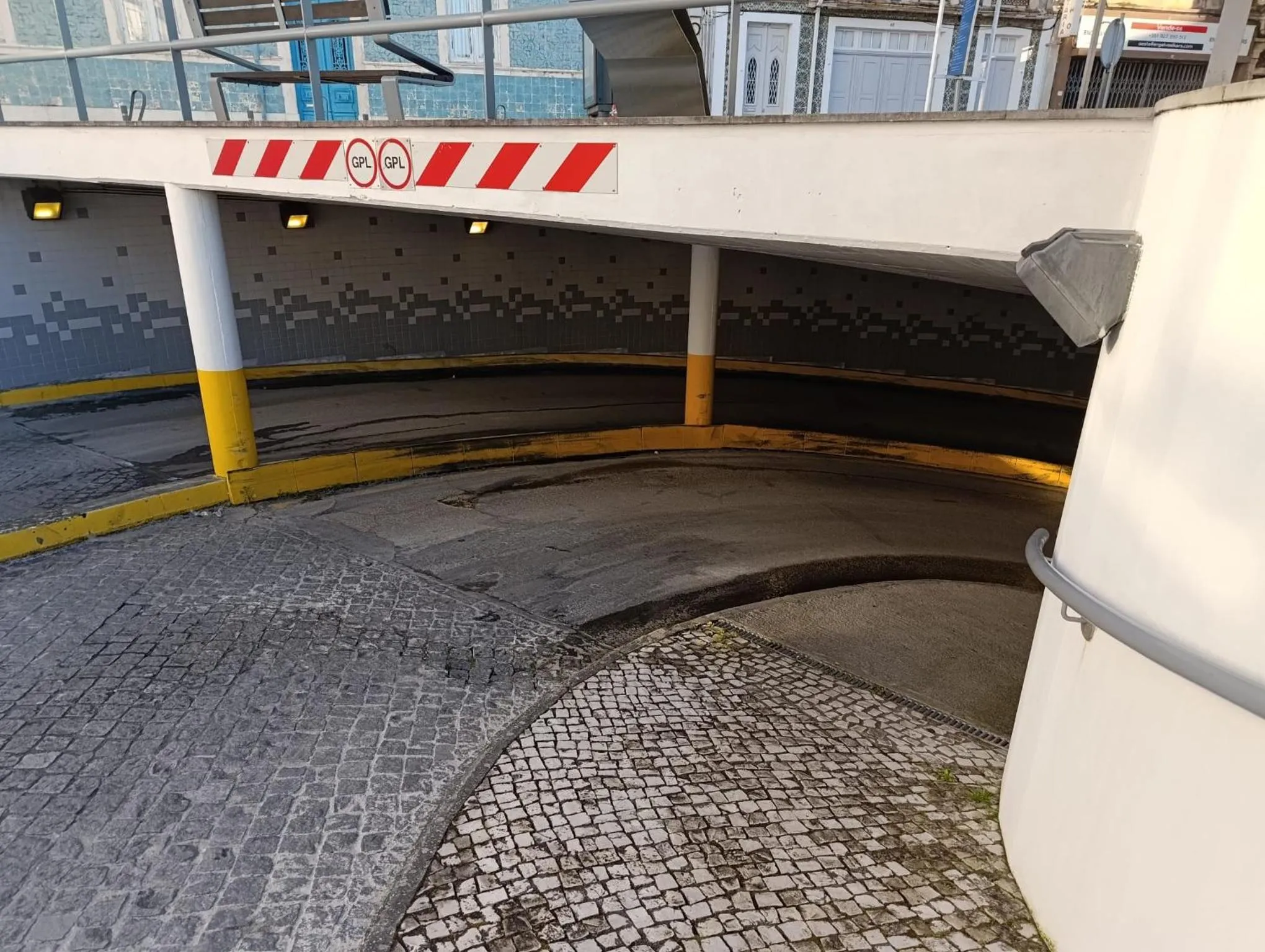 Parking in BE ONE HOTEL Caldas da Rainha - by MHMB Hospitality