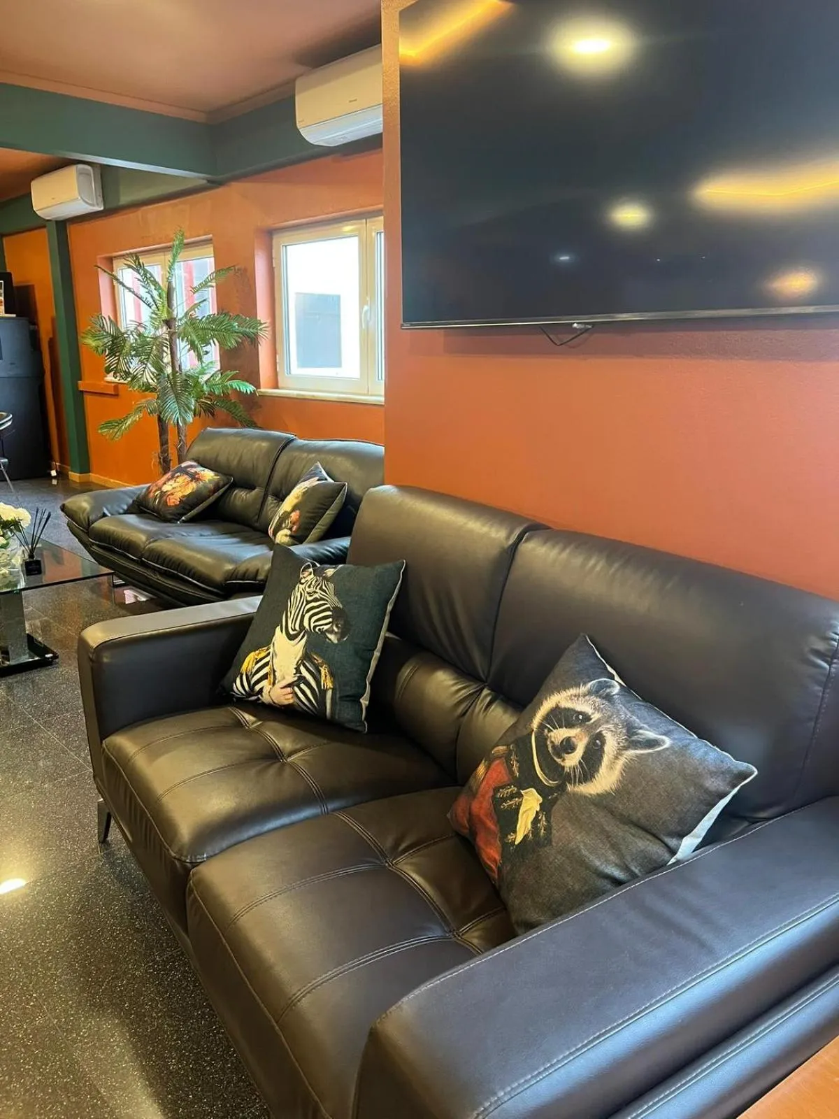 Communal lounge/ TV room in BE ONE HOTEL Caldas da Rainha - by MHMB Hospitality