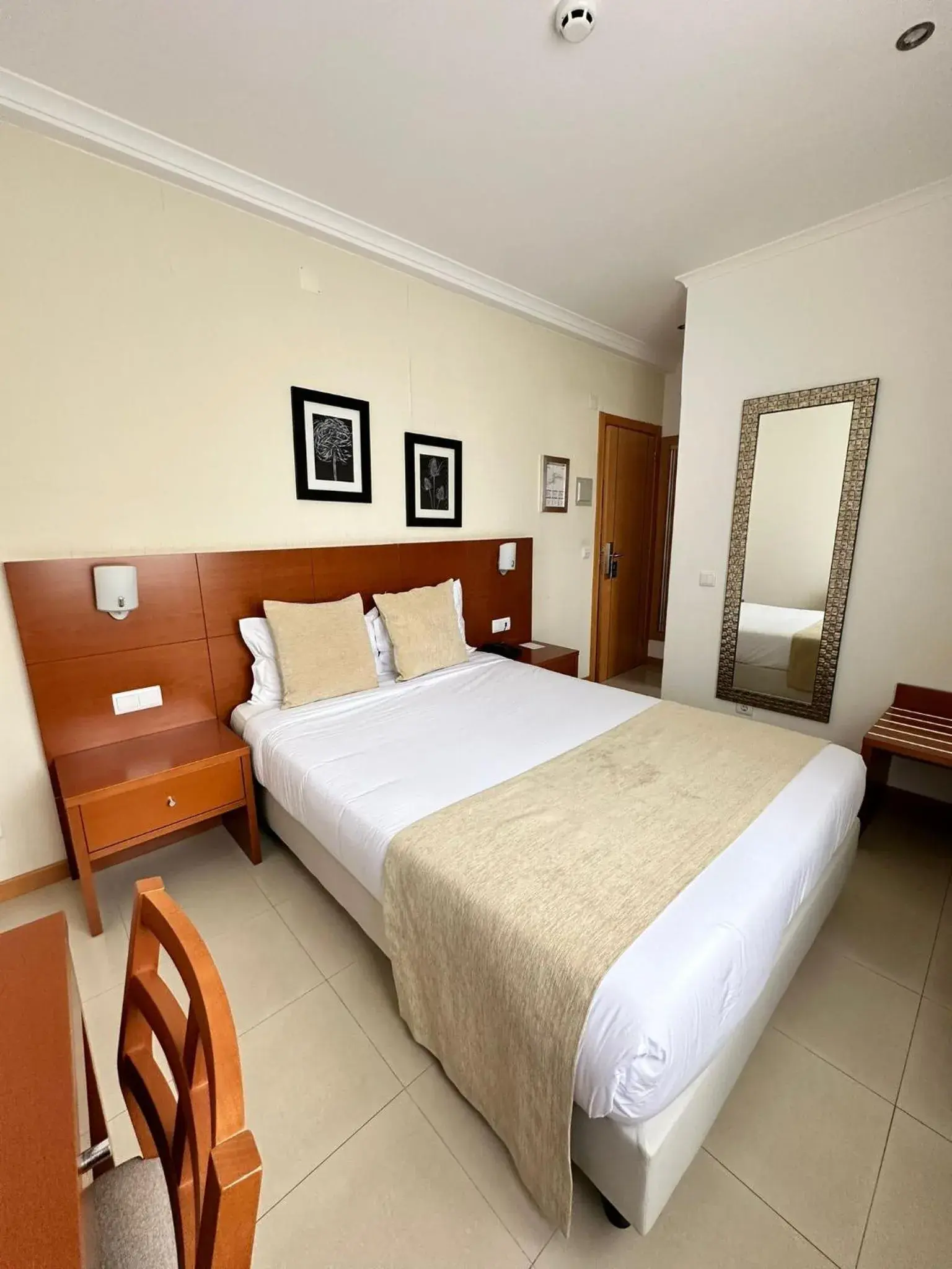 Double or Twin Room - Disability Access in BE ONE HOTEL Caldas da Rainha - by MHMB Hospitality Double or Twin Room - Disability Access in BE ONE HOTEL Caldas da Rainha - by MHMB Hospitality