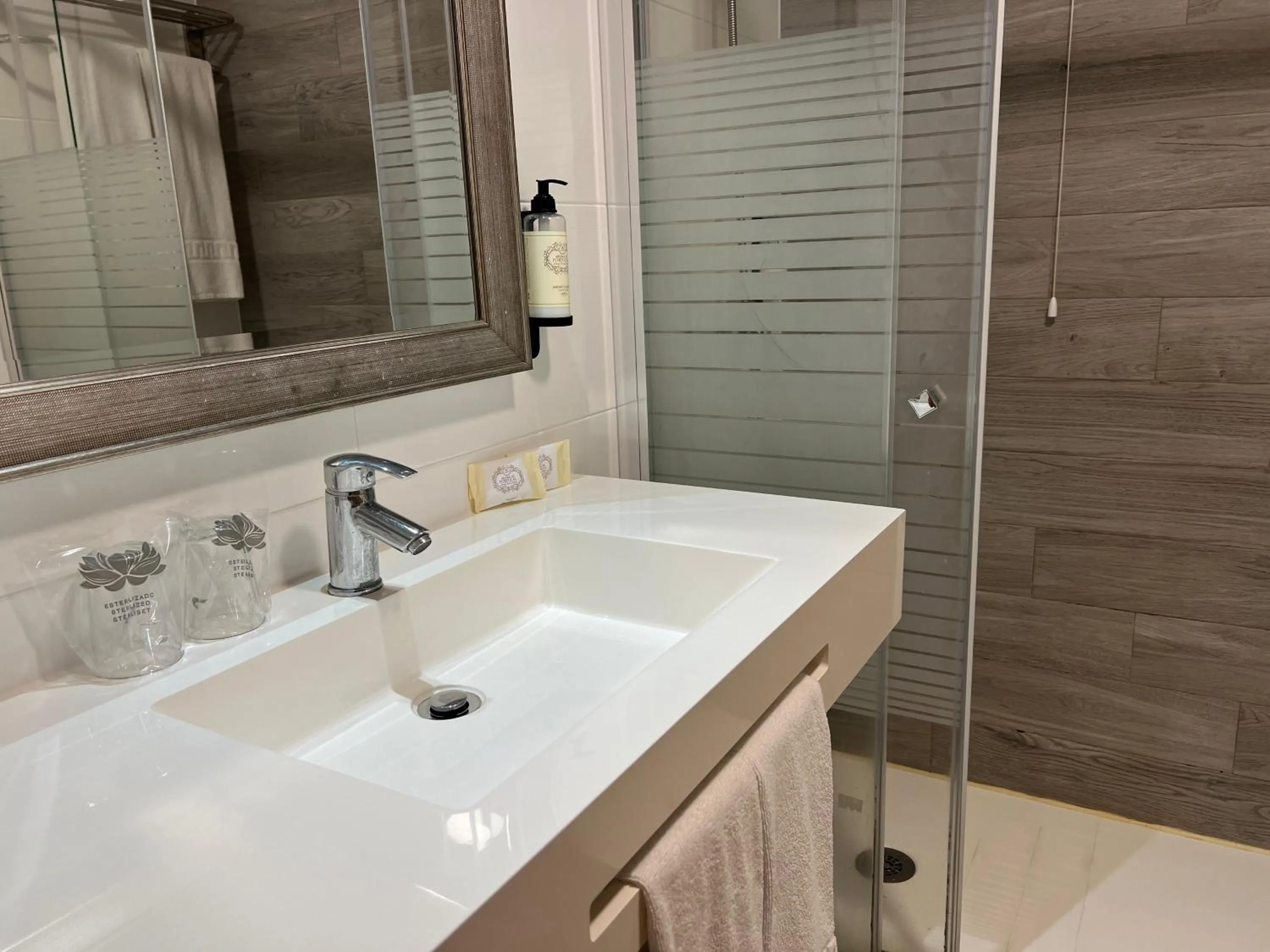 Toilet in BE ONE HOTEL Caldas da Rainha - by MHMB Hospitality