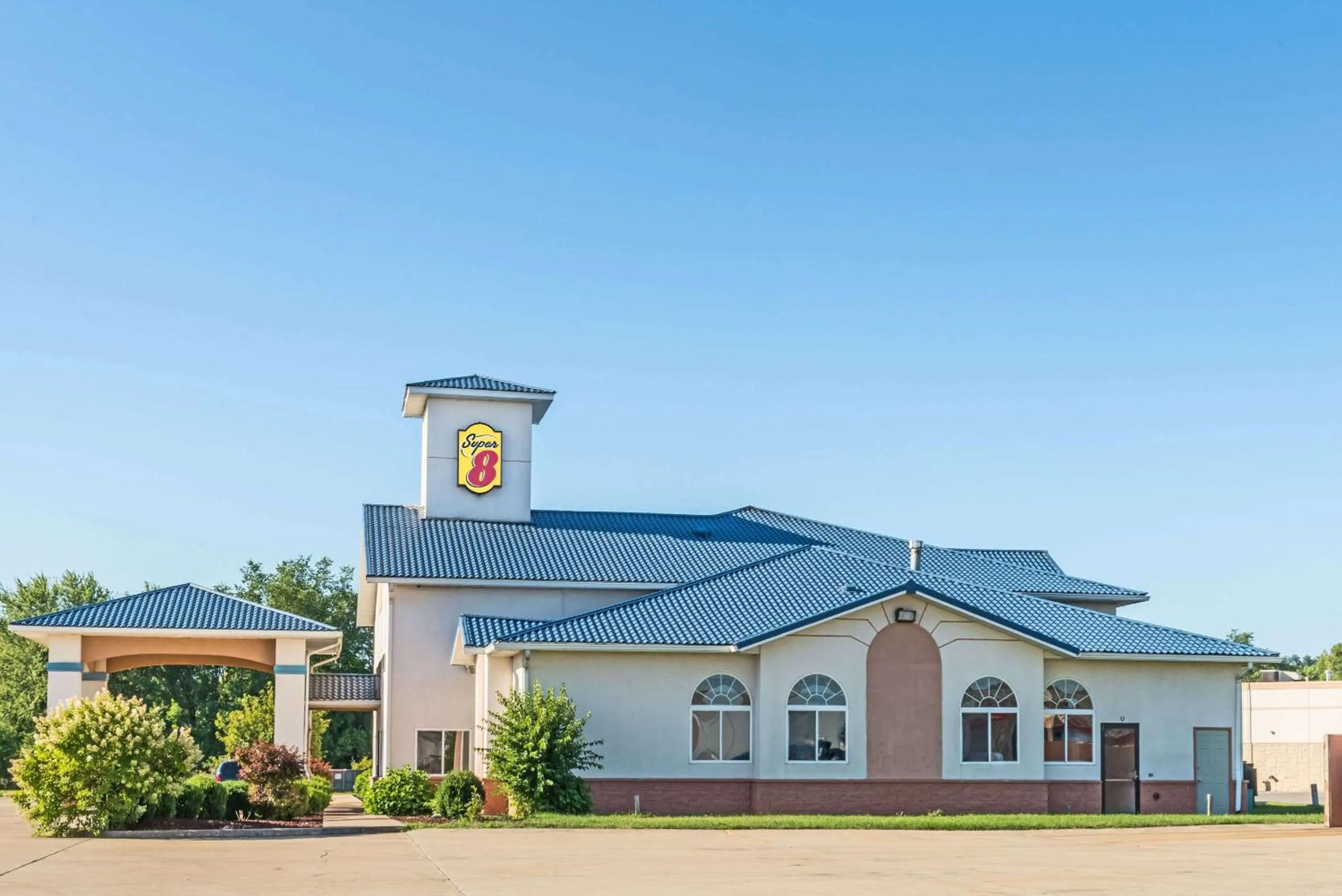 Property building in Super 8 by Wyndham Martinsville