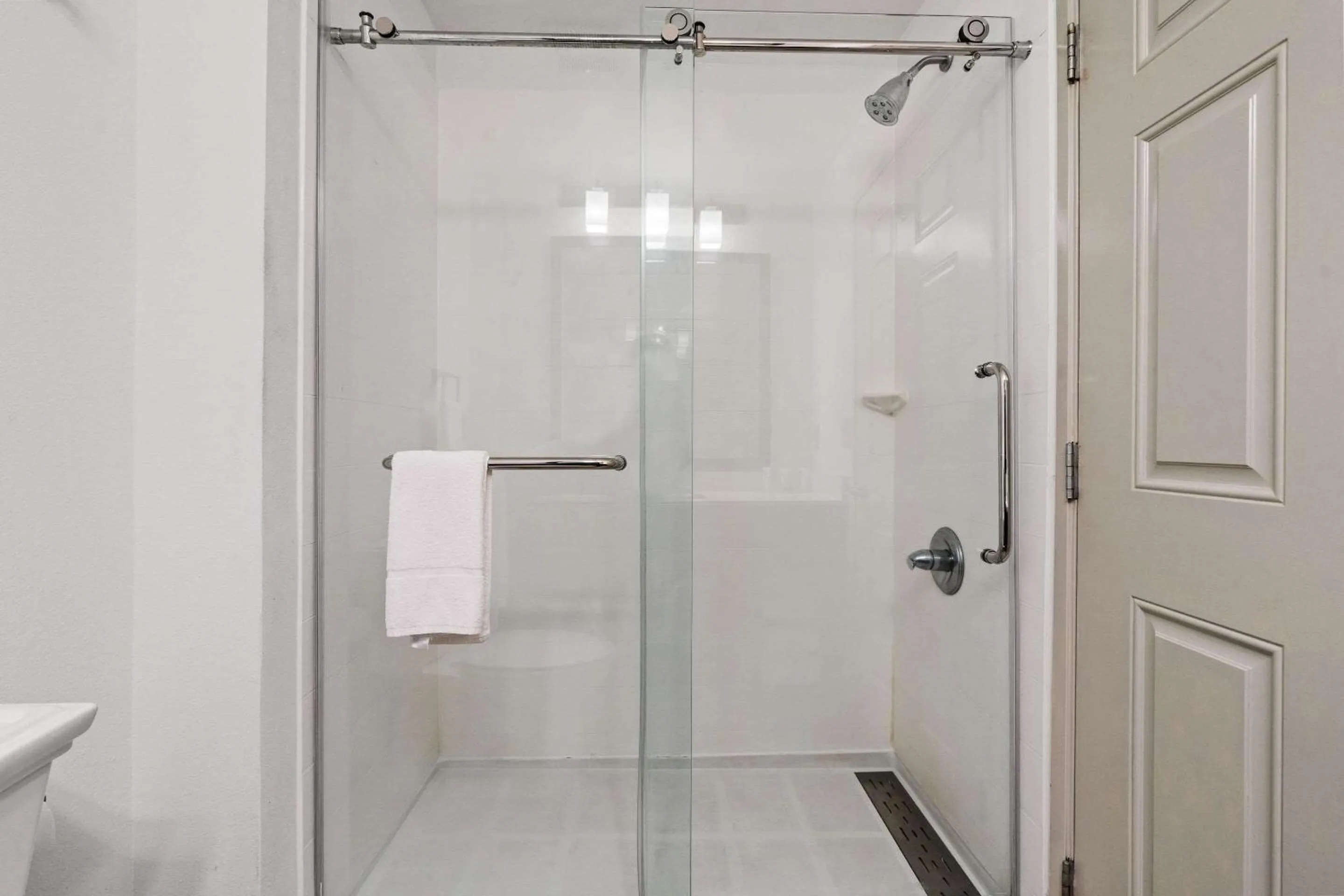 Bedroom in Country Inn & Suites by Radisson, Myrtle Beach, SC