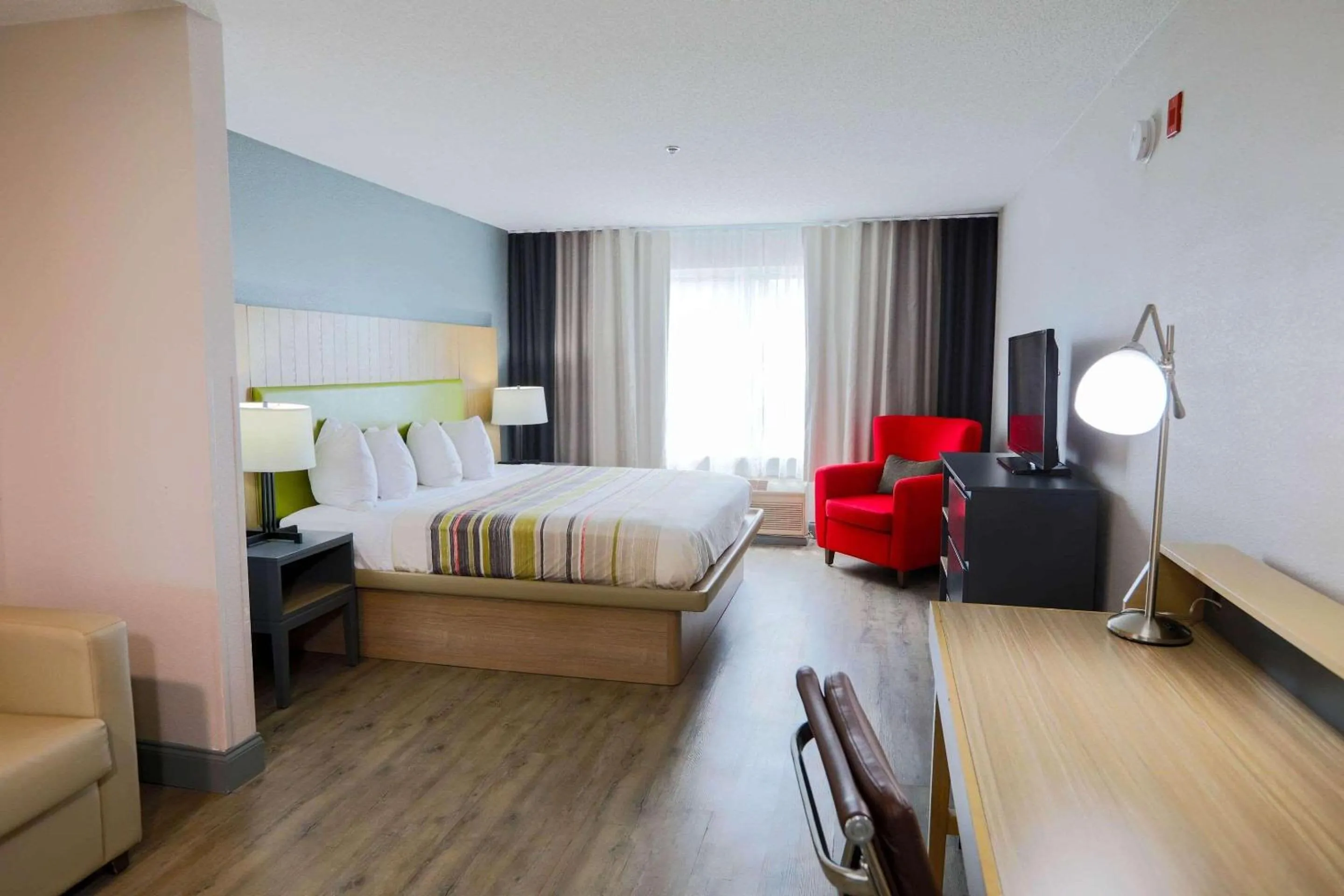 Bedroom, Bed in Country Inn & Suites by Radisson, Myrtle Beach, SC