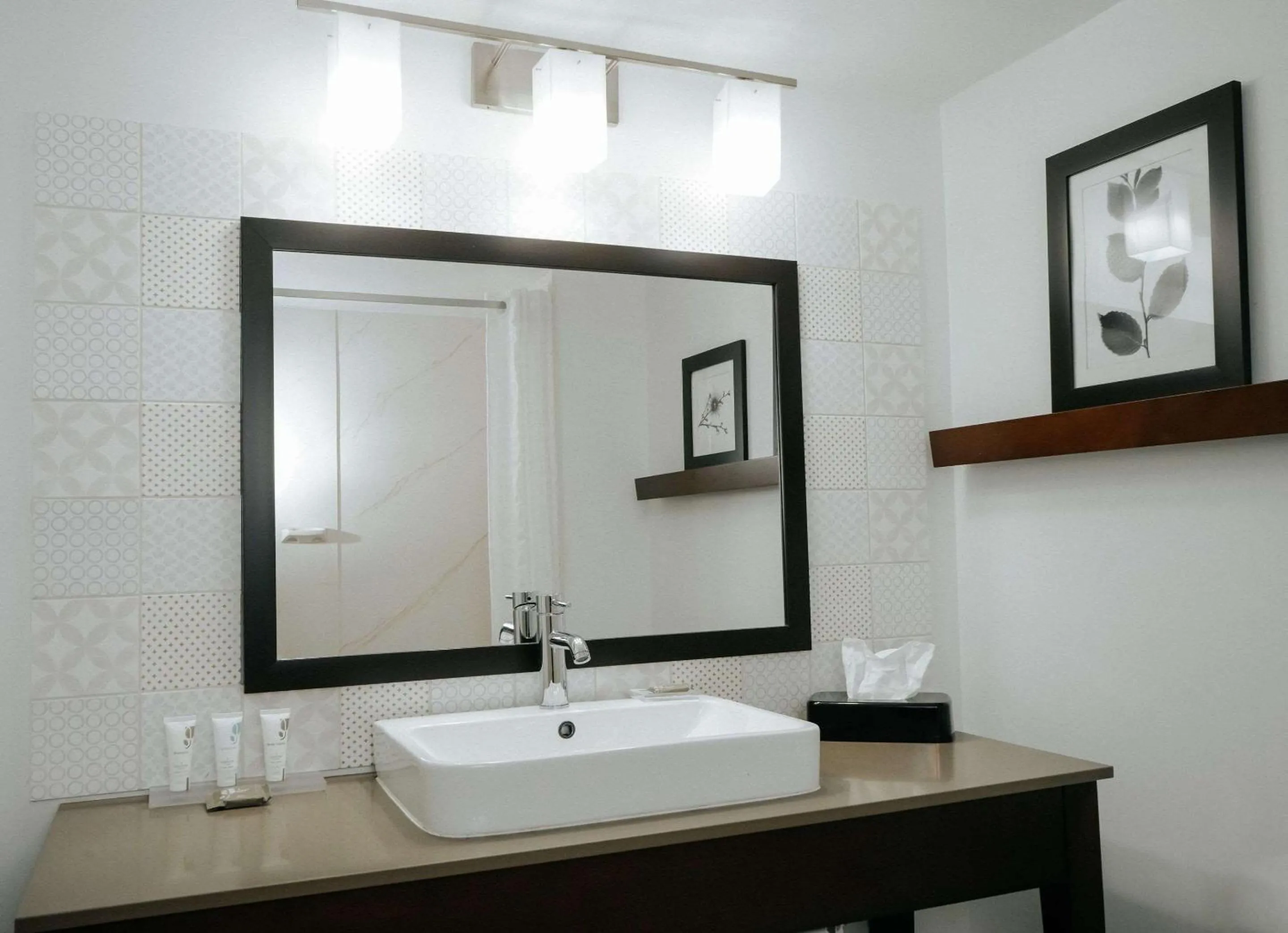 Bedroom in Country Inn & Suites by Radisson, Myrtle Beach, SC