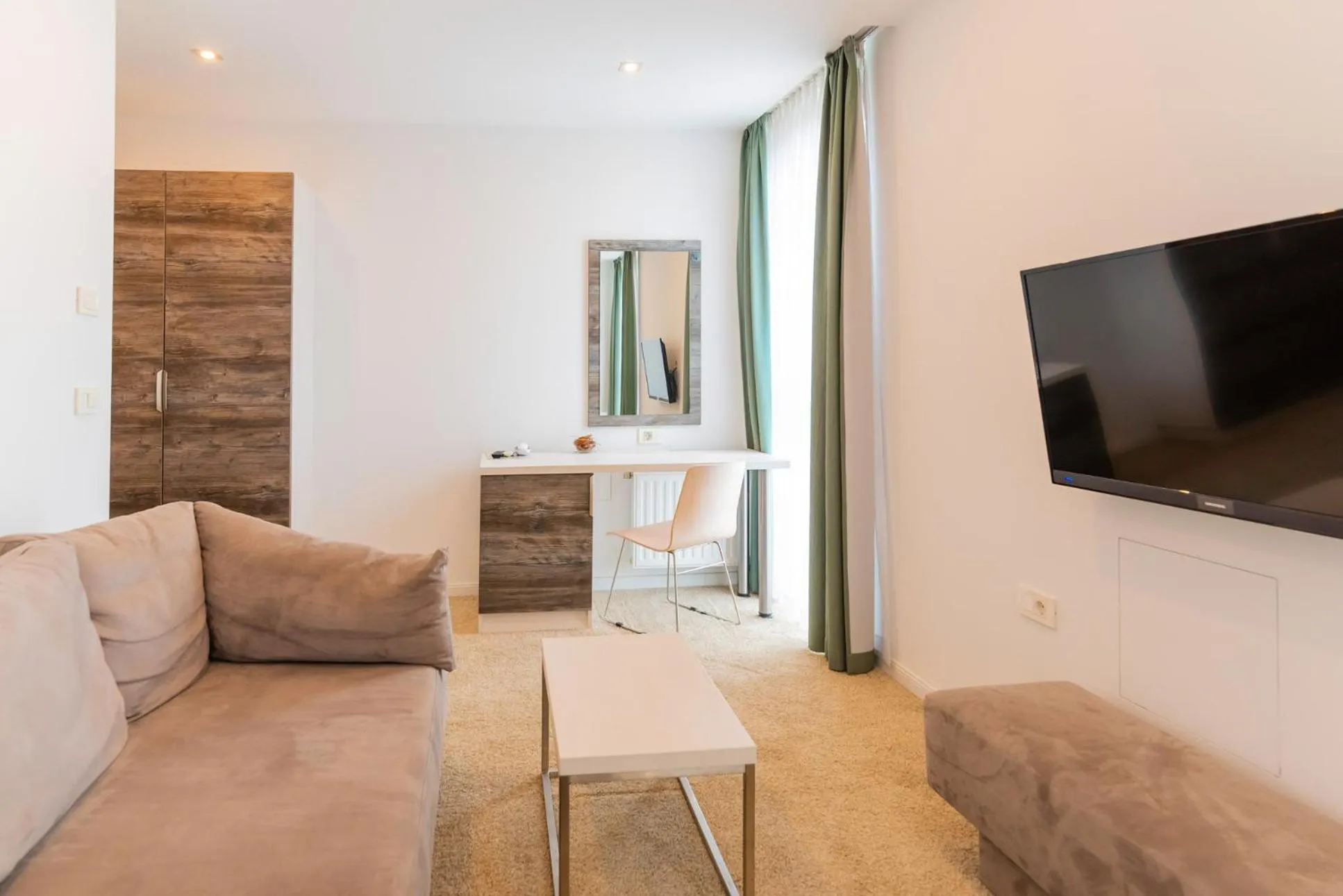 TV and multimedia in Hotel Park Superior 3*