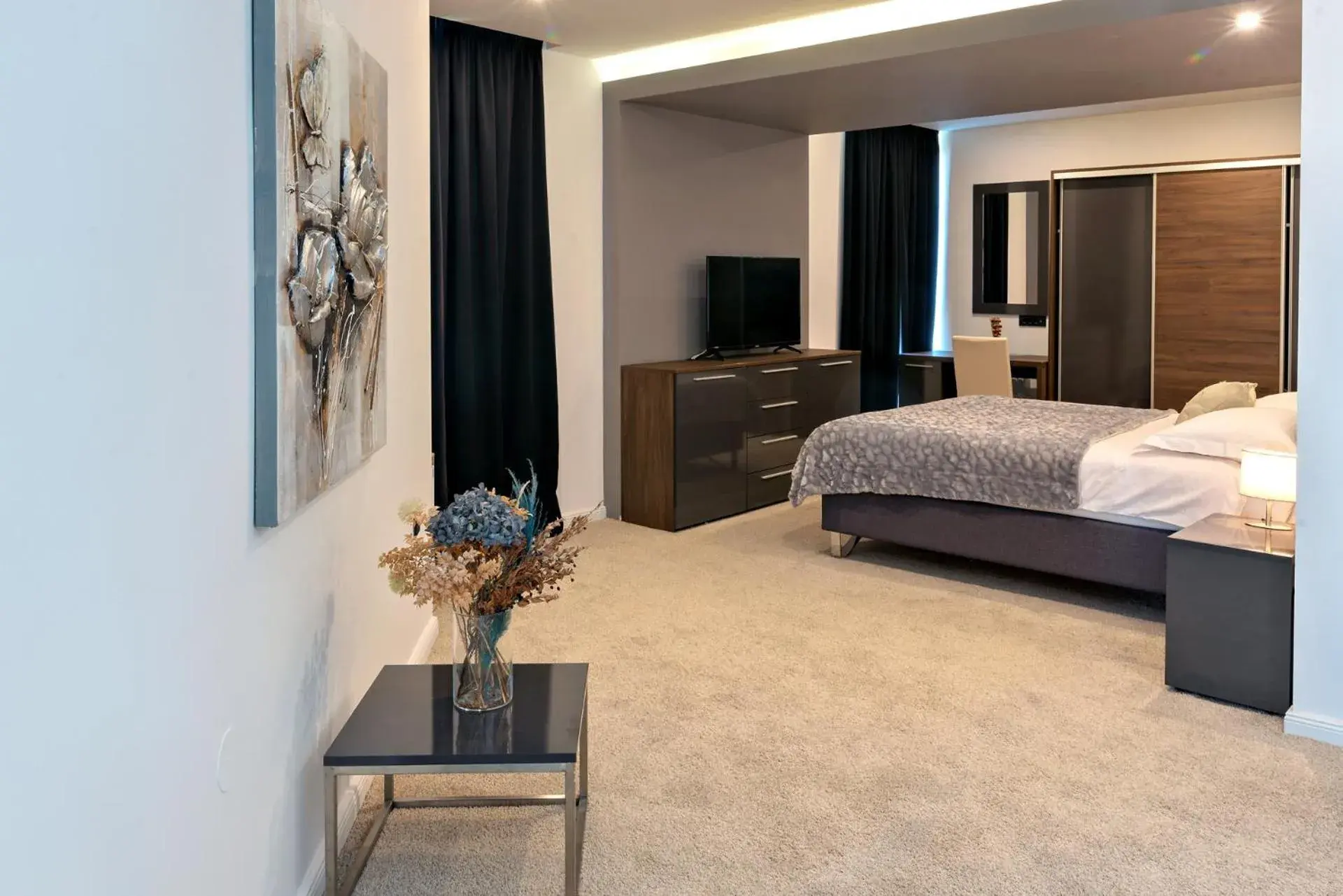 Suite with City View in Hotel Park Superior 3* Suite with City View in Hotel Park Superior 3*