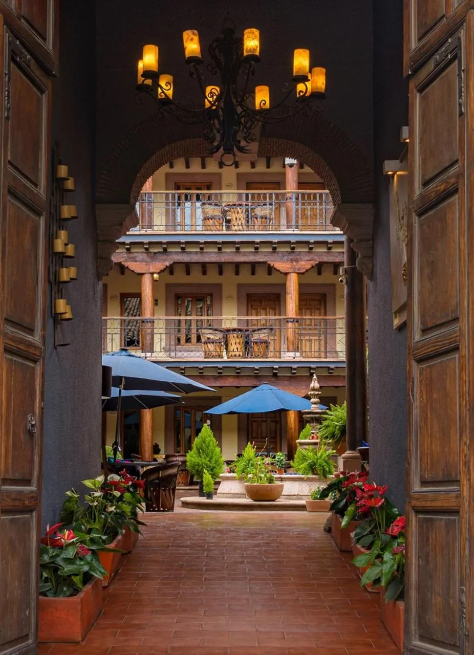 Property building in Hotel la Parroquia