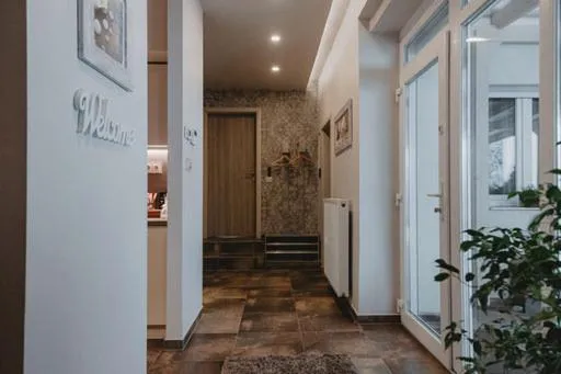 Kényelmes apartman a belváros szélén