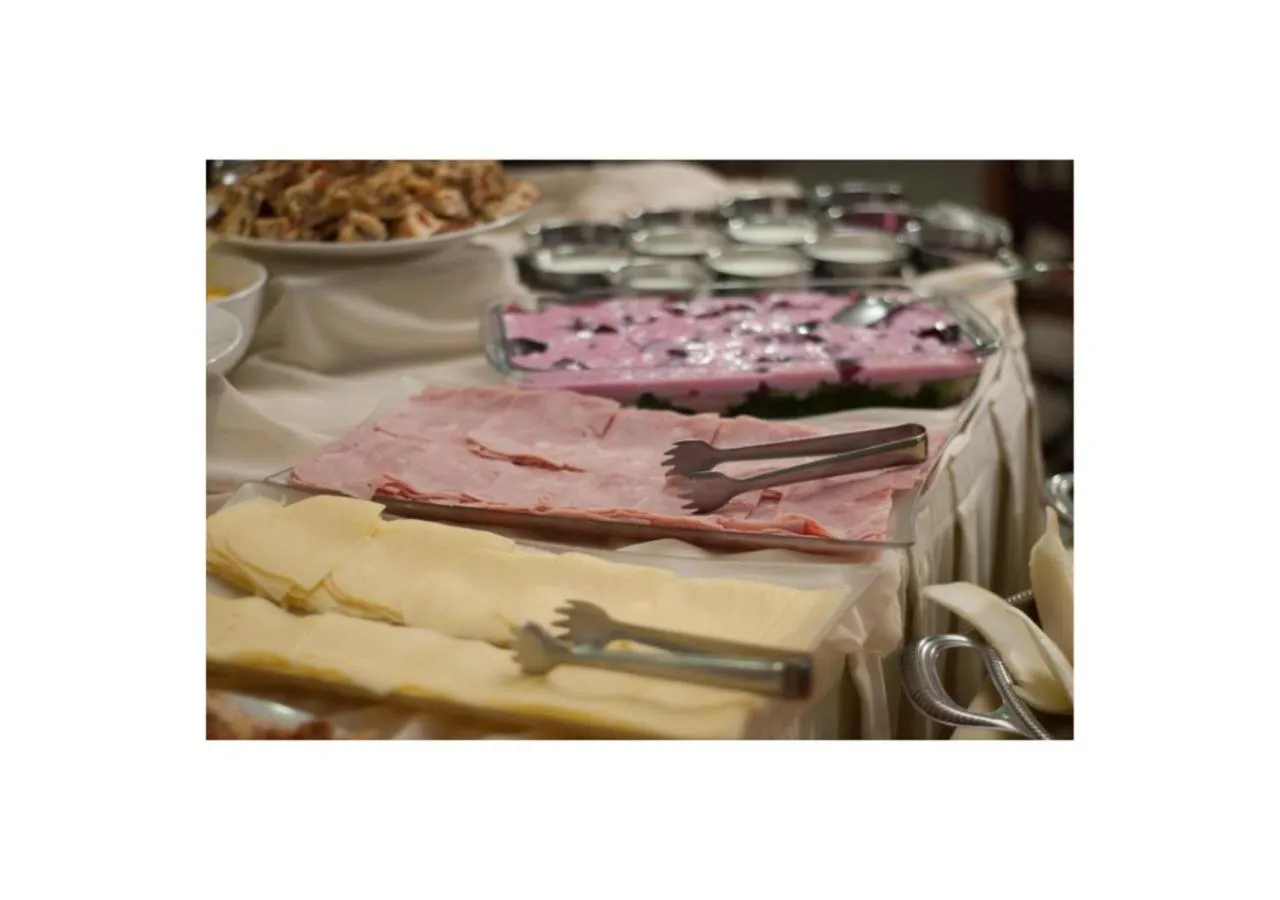 Food in Mariano Palace Hotel