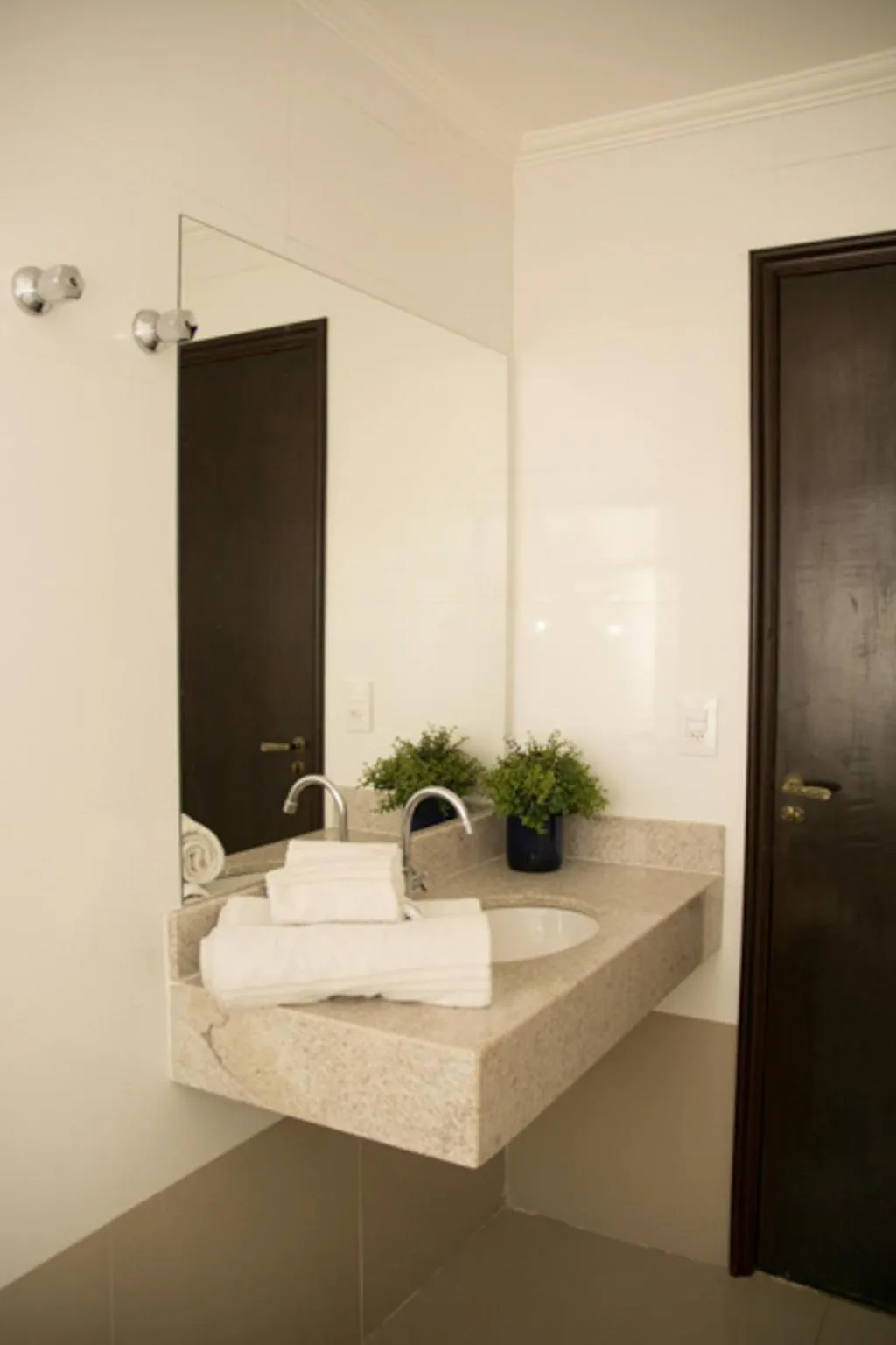 Bathroom in Mariano Palace Hotel