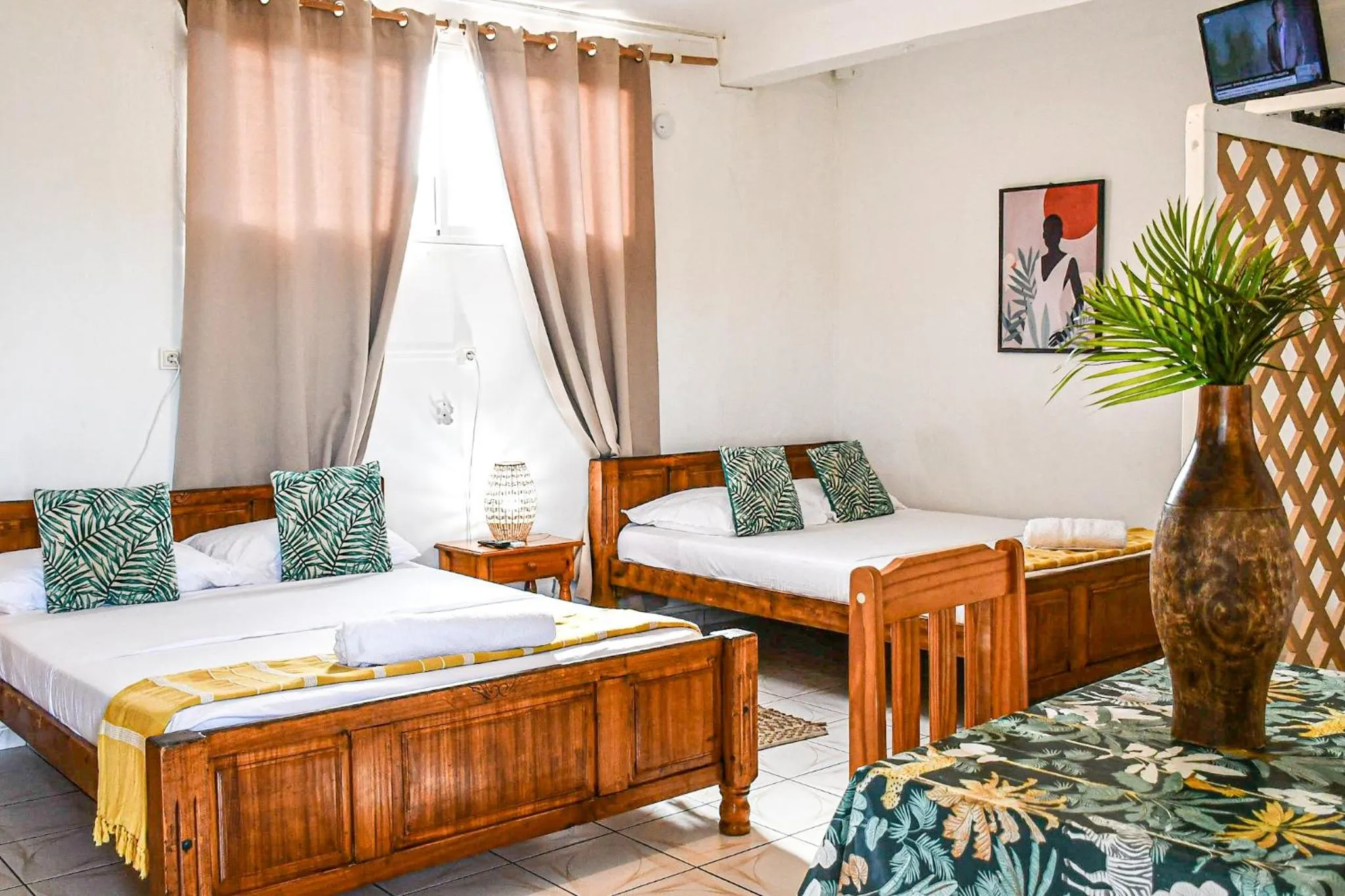 Property building, Bed in Hotel Oasis