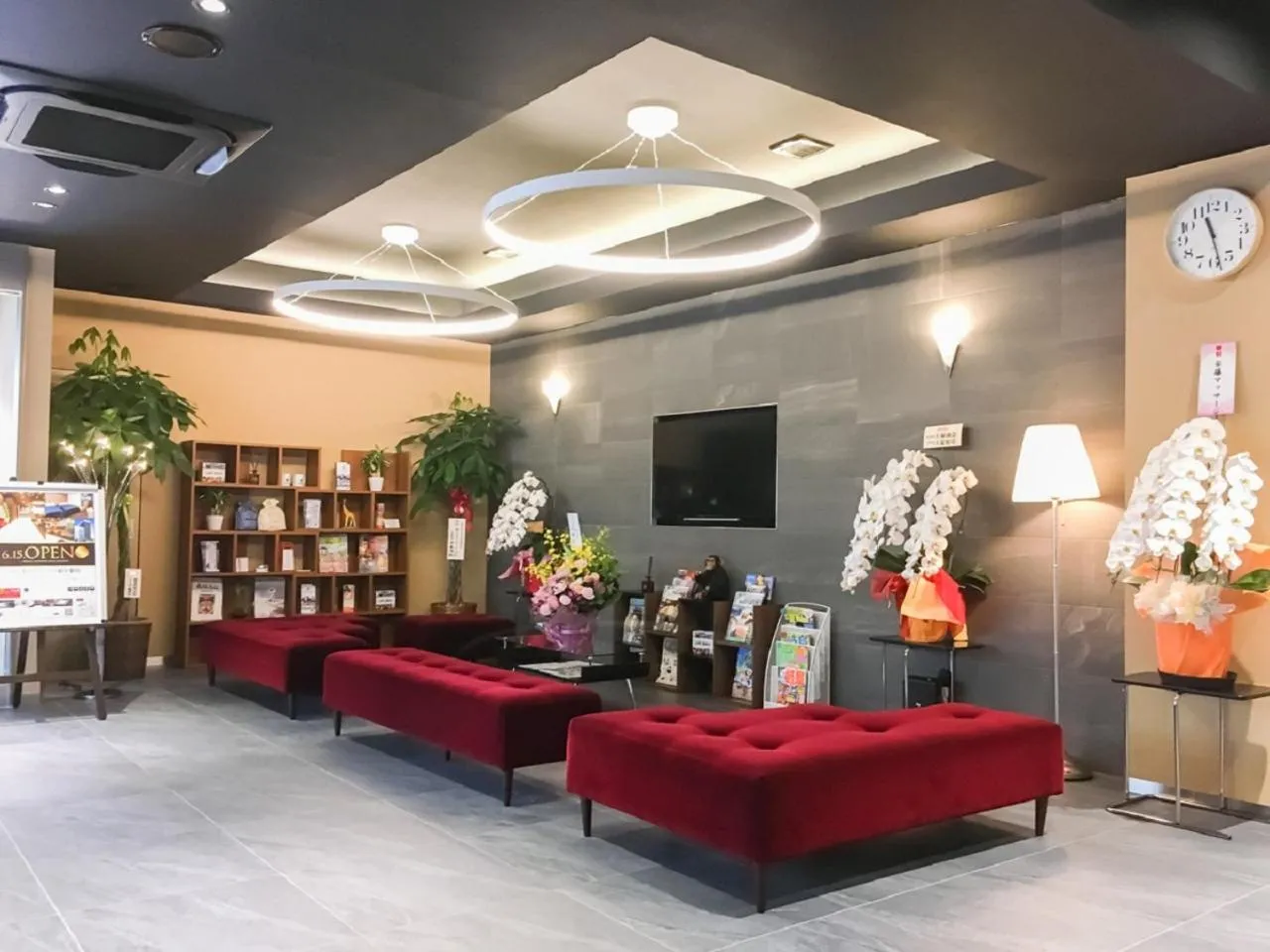 Lobby or reception in HOTEL LiVEMAX Gifu Ekimae