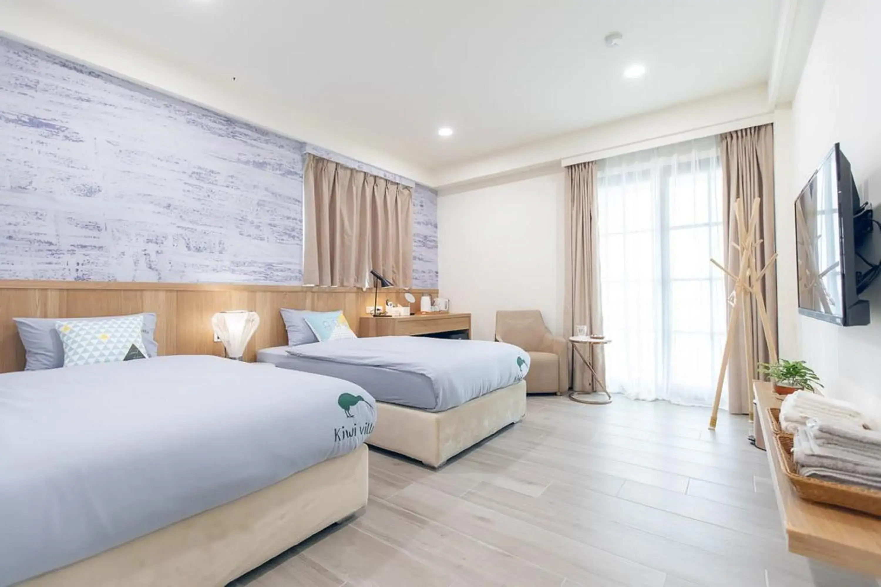 Twin Room with Balcony in Kiwi Villa Twin Room with Balcony in Kiwi Villa