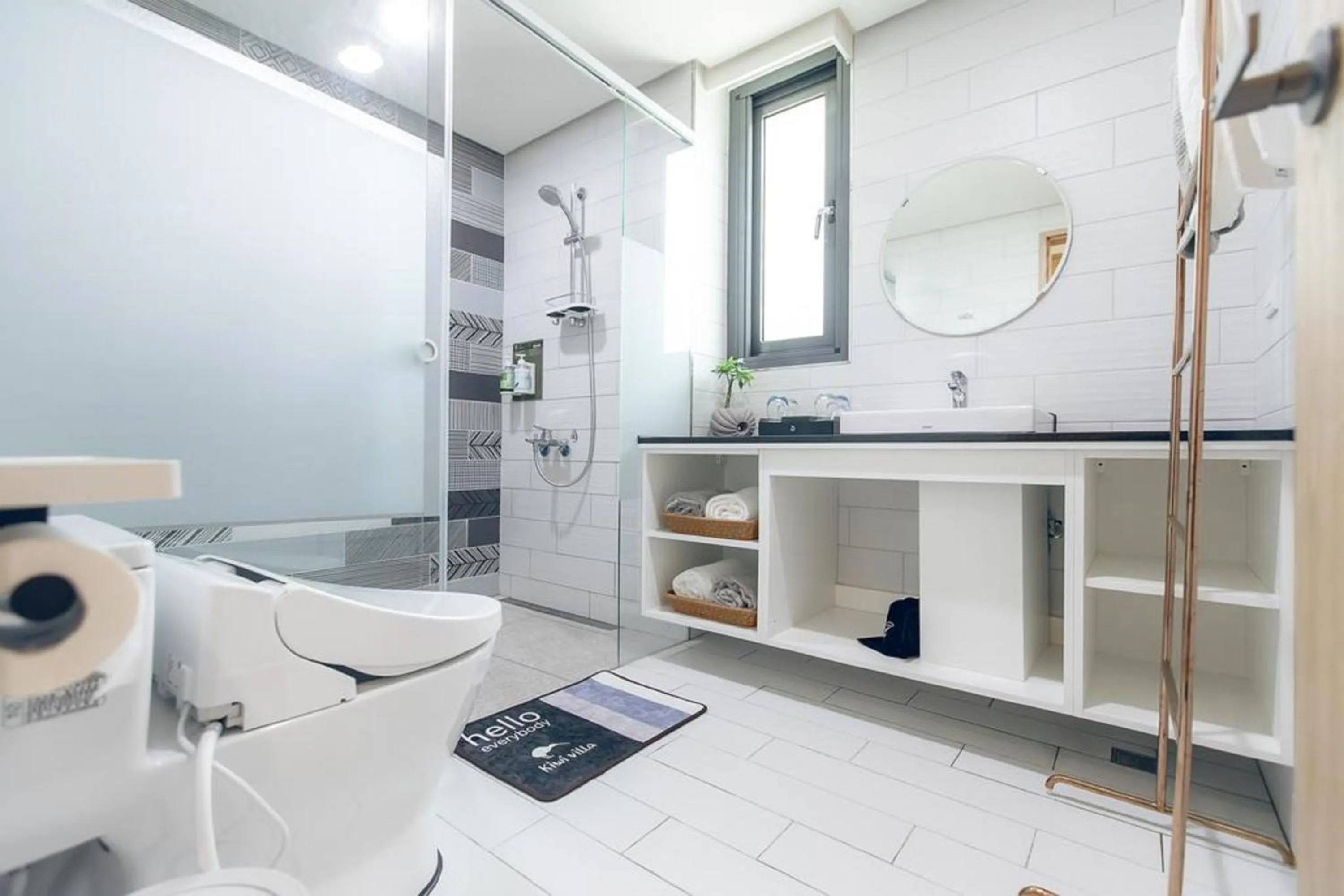 Shower in Kiwi Villa