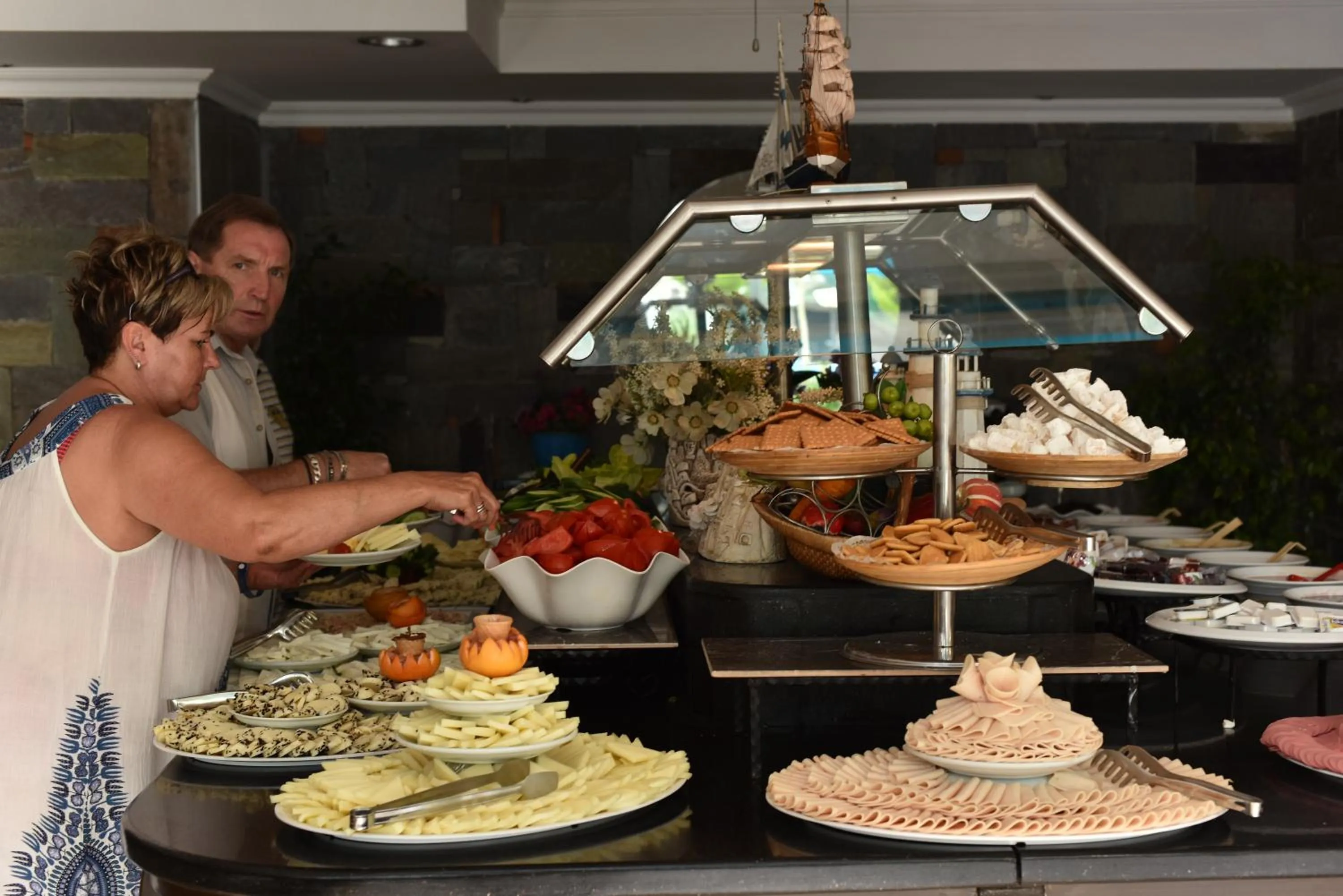 Food and drinks in Ayaz Aqua Beach Hotel