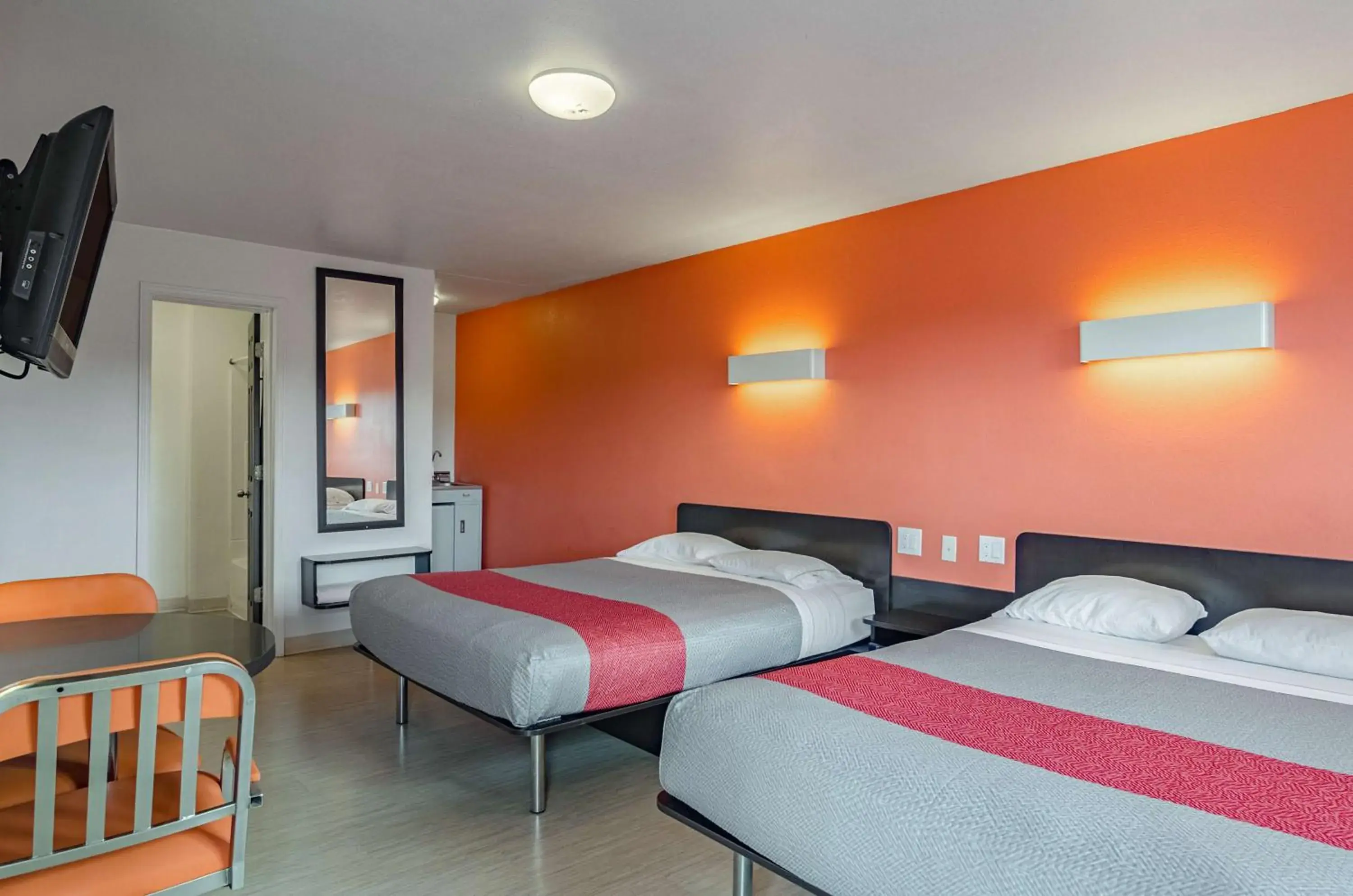 Quadruple Room - Smoking in Motel 6 Riverton WY Quadruple Room - Smoking in Motel 6 Riverton WY