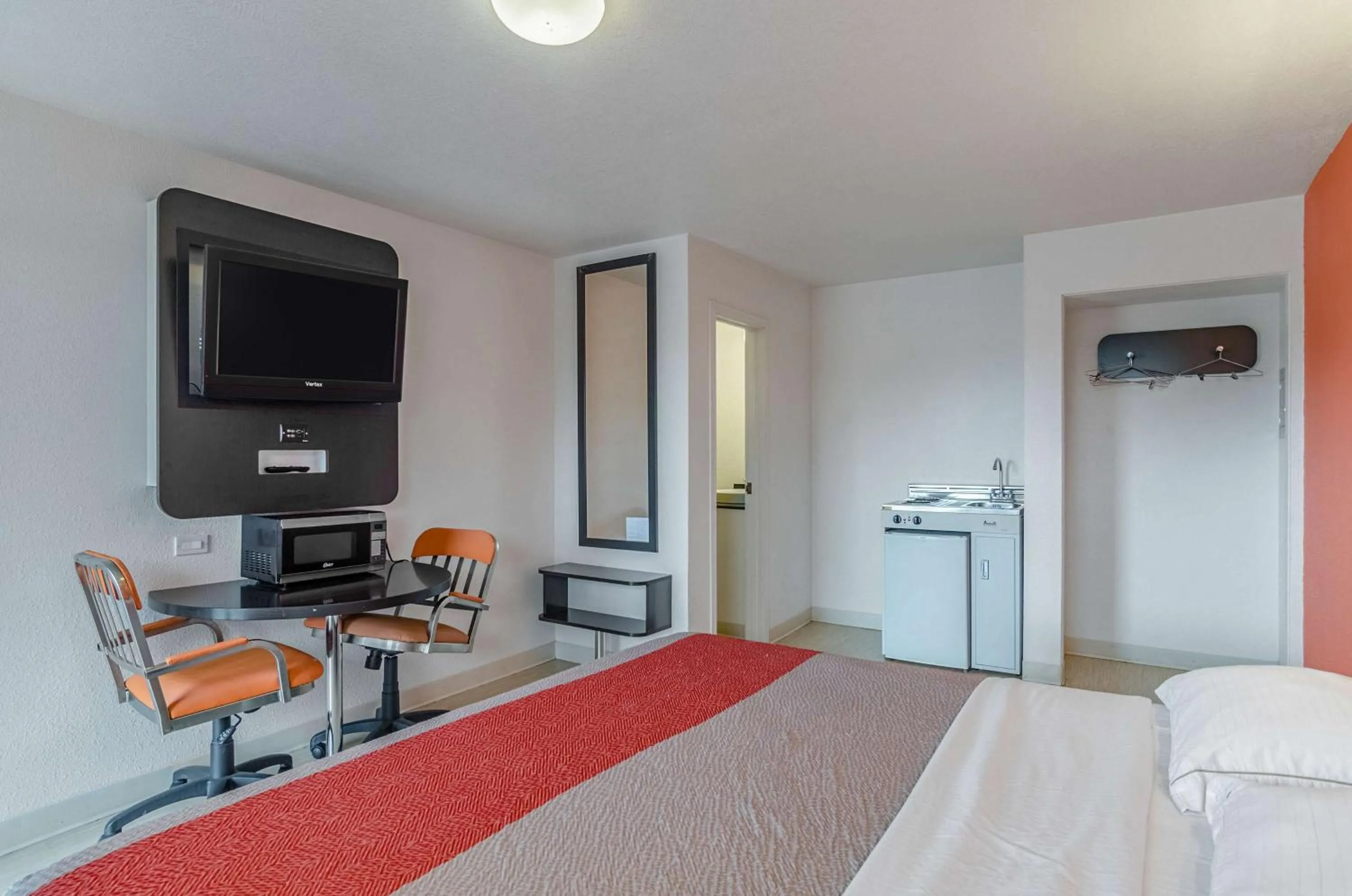 Bedroom, Bed in Motel 6 Riverton WY