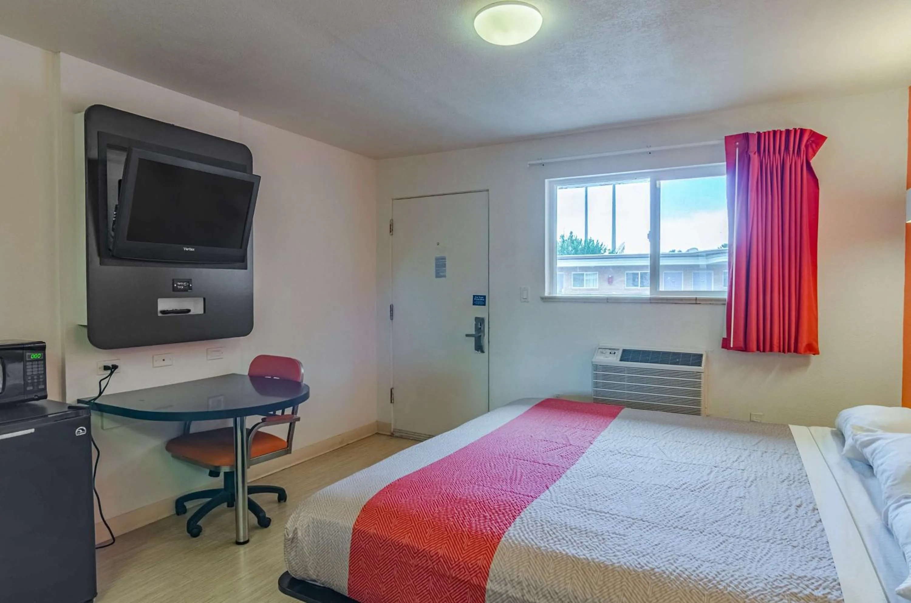 Bedroom, Bed in Motel 6 Riverton WY