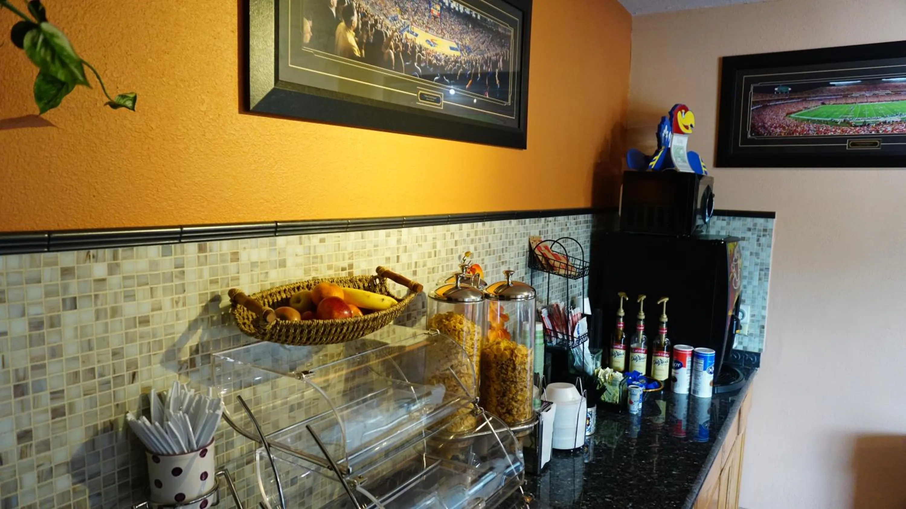 Restaurant/places to eat in Virginia Inn