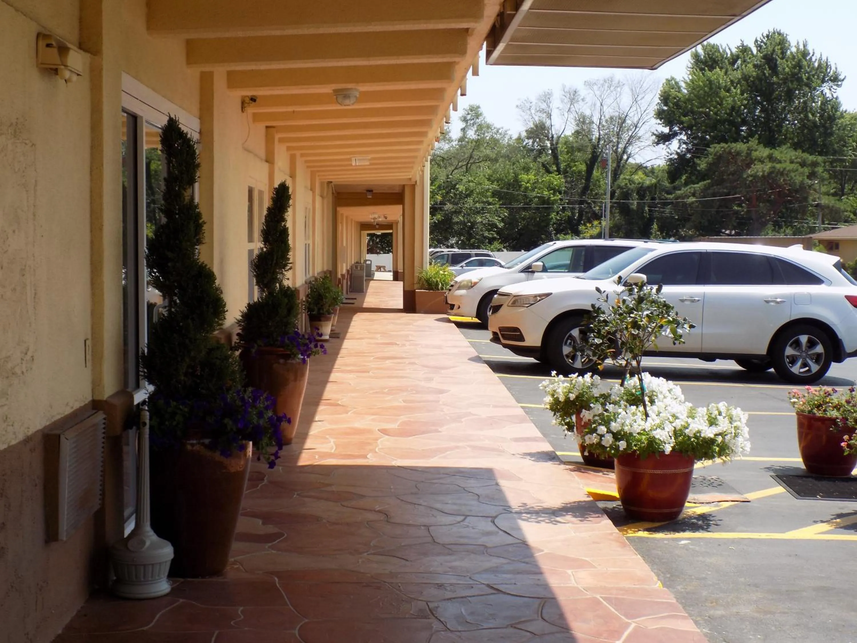 Facade/entrance in Virginia Inn