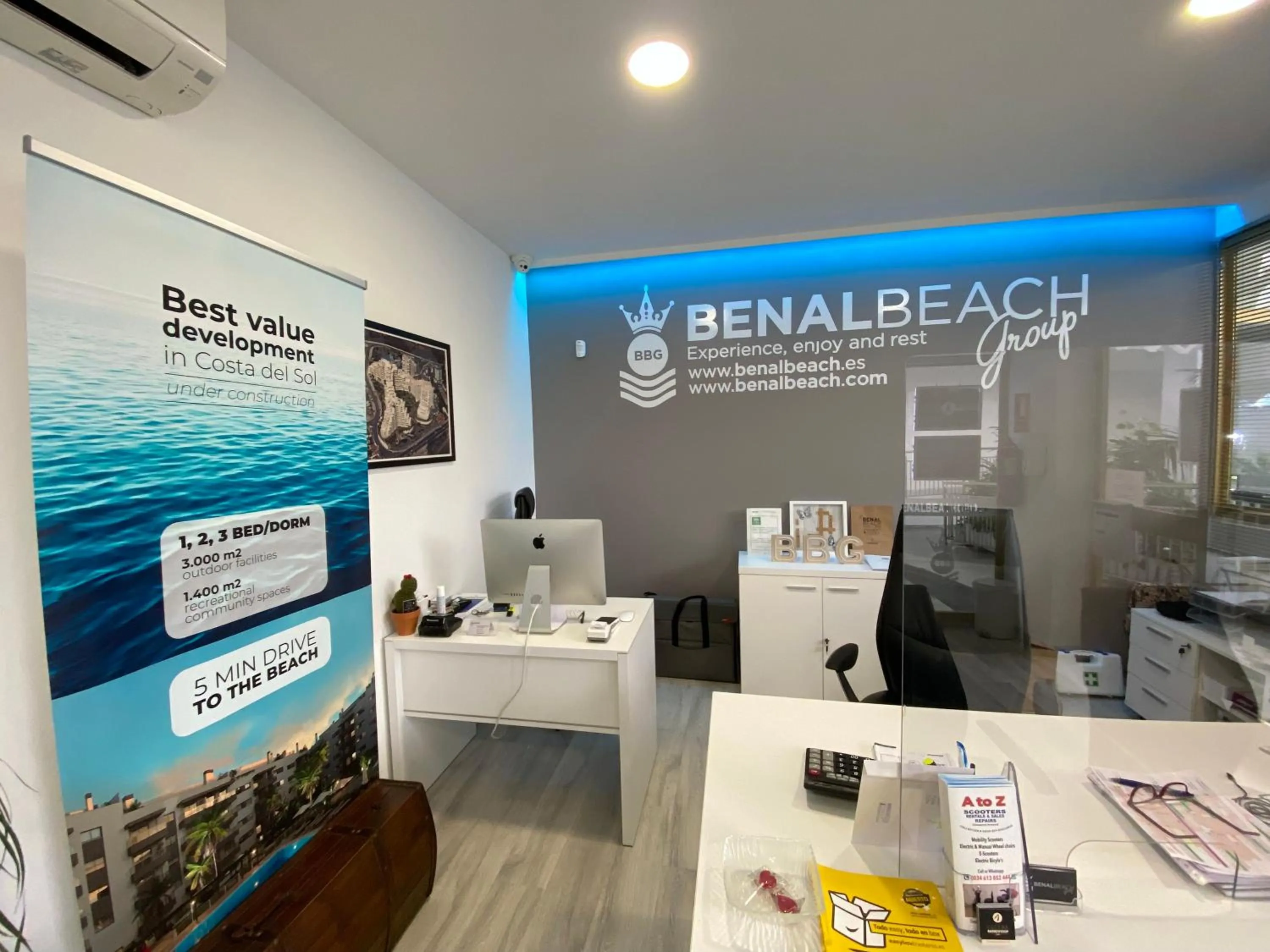 Lobby or reception in Apartamentos Benal Beach Group
